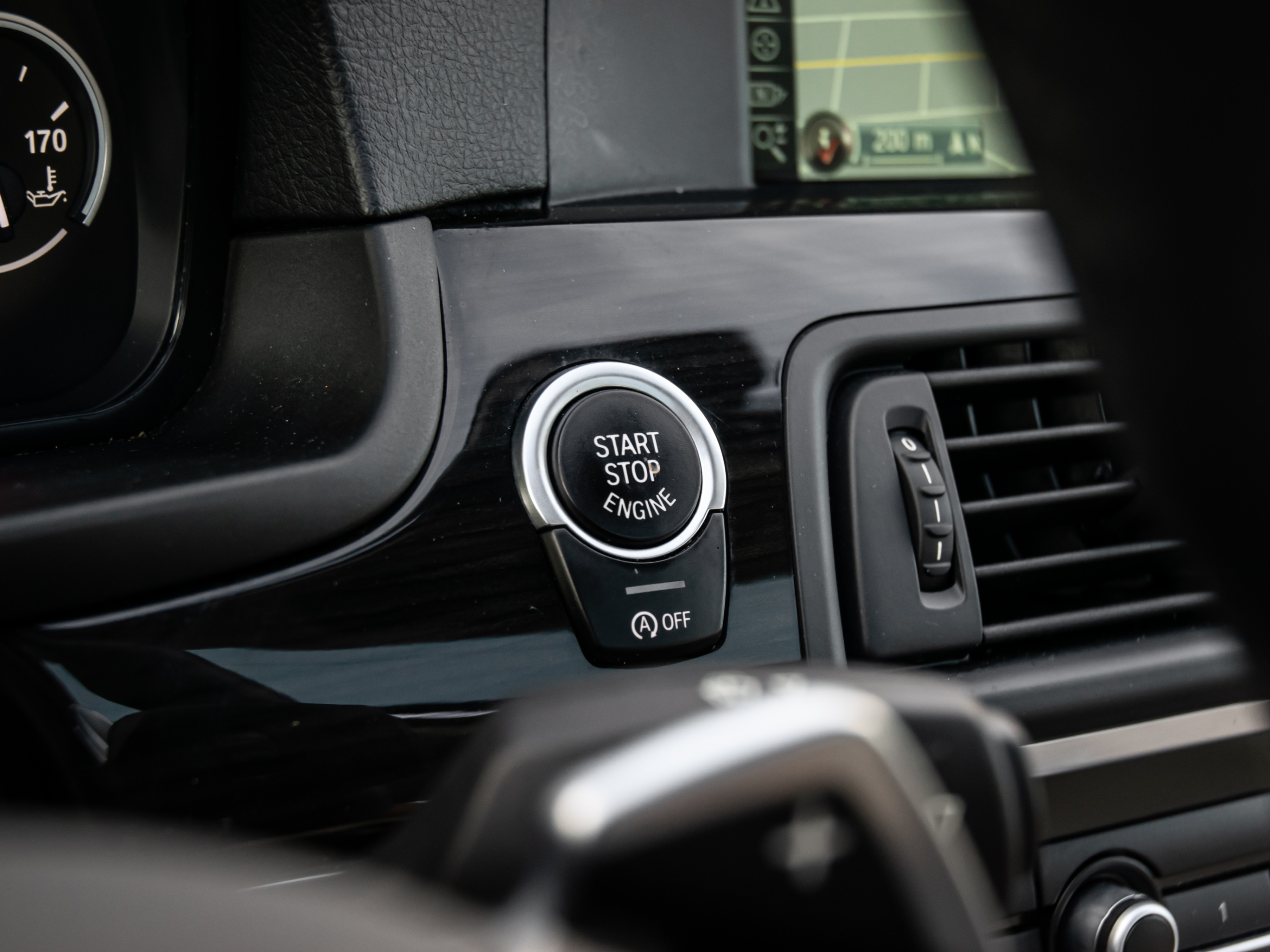 /firstgearmotorcar/2013-BMW-5-Series-055597980810474956.jpg