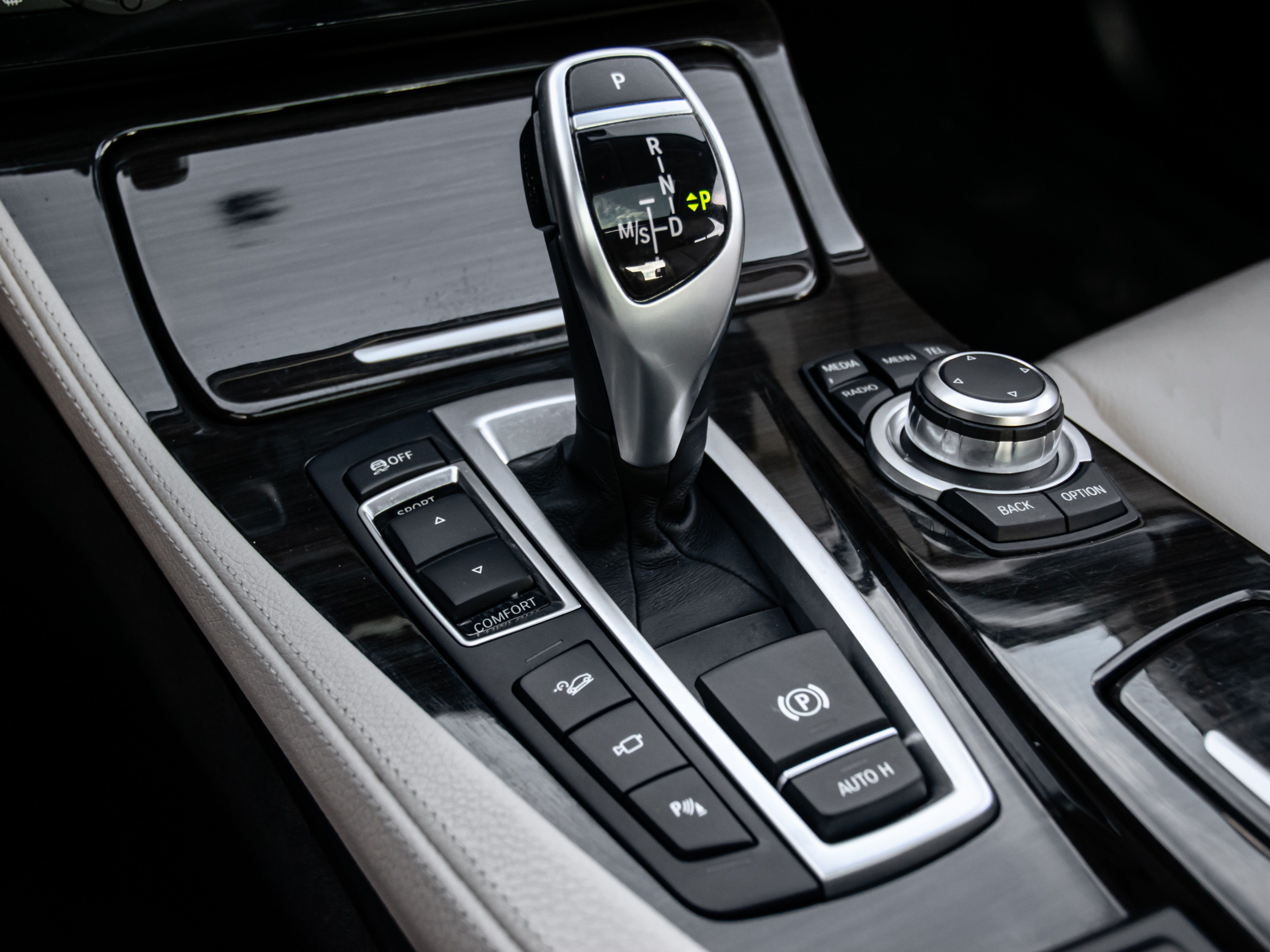 /firstgearmotorcar/2013-BMW-5-Series-19689061014466858.jpg