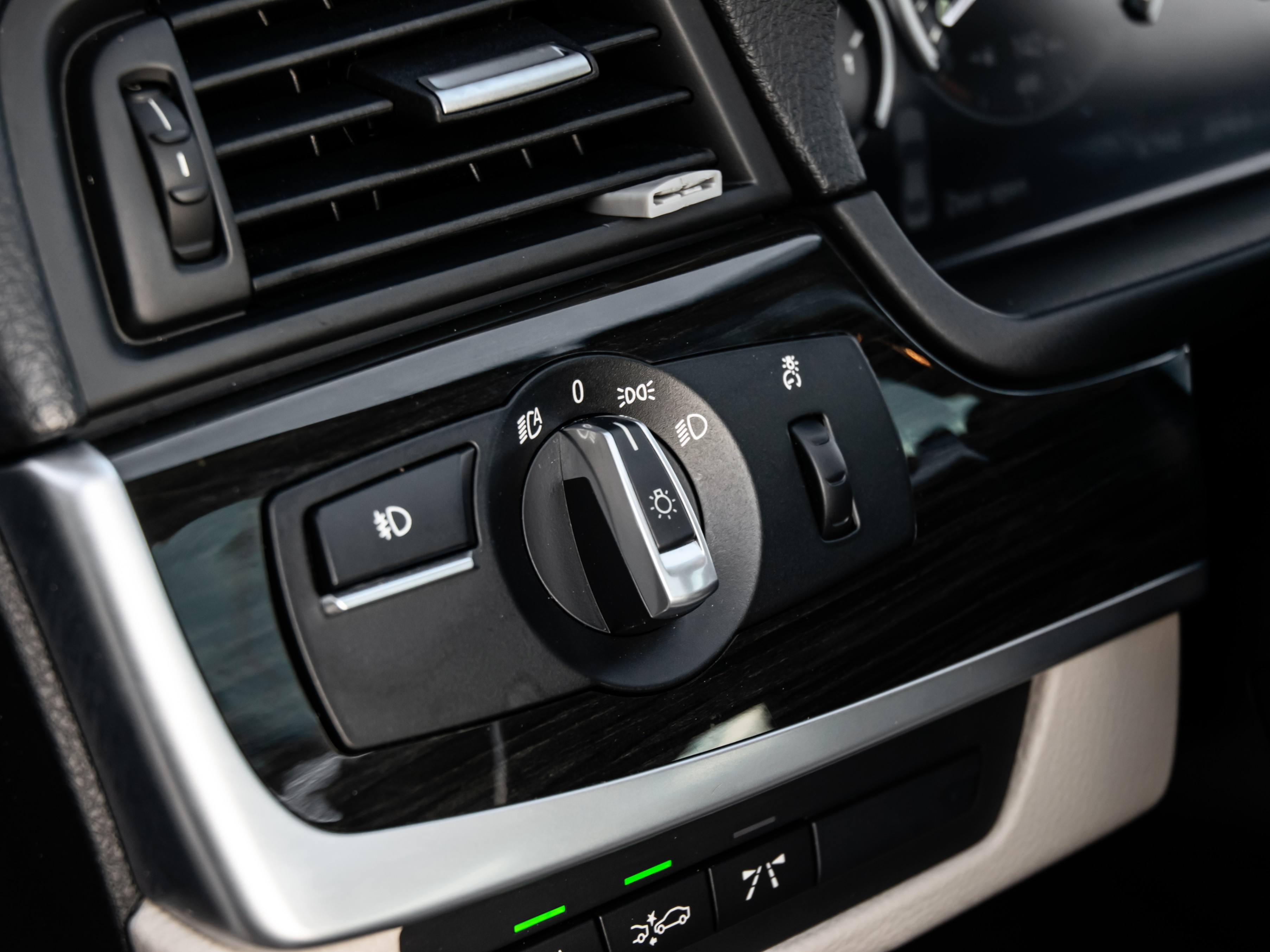 /firstgearmotorcar/2013-BMW-5-Series-8907652771489505.jpg