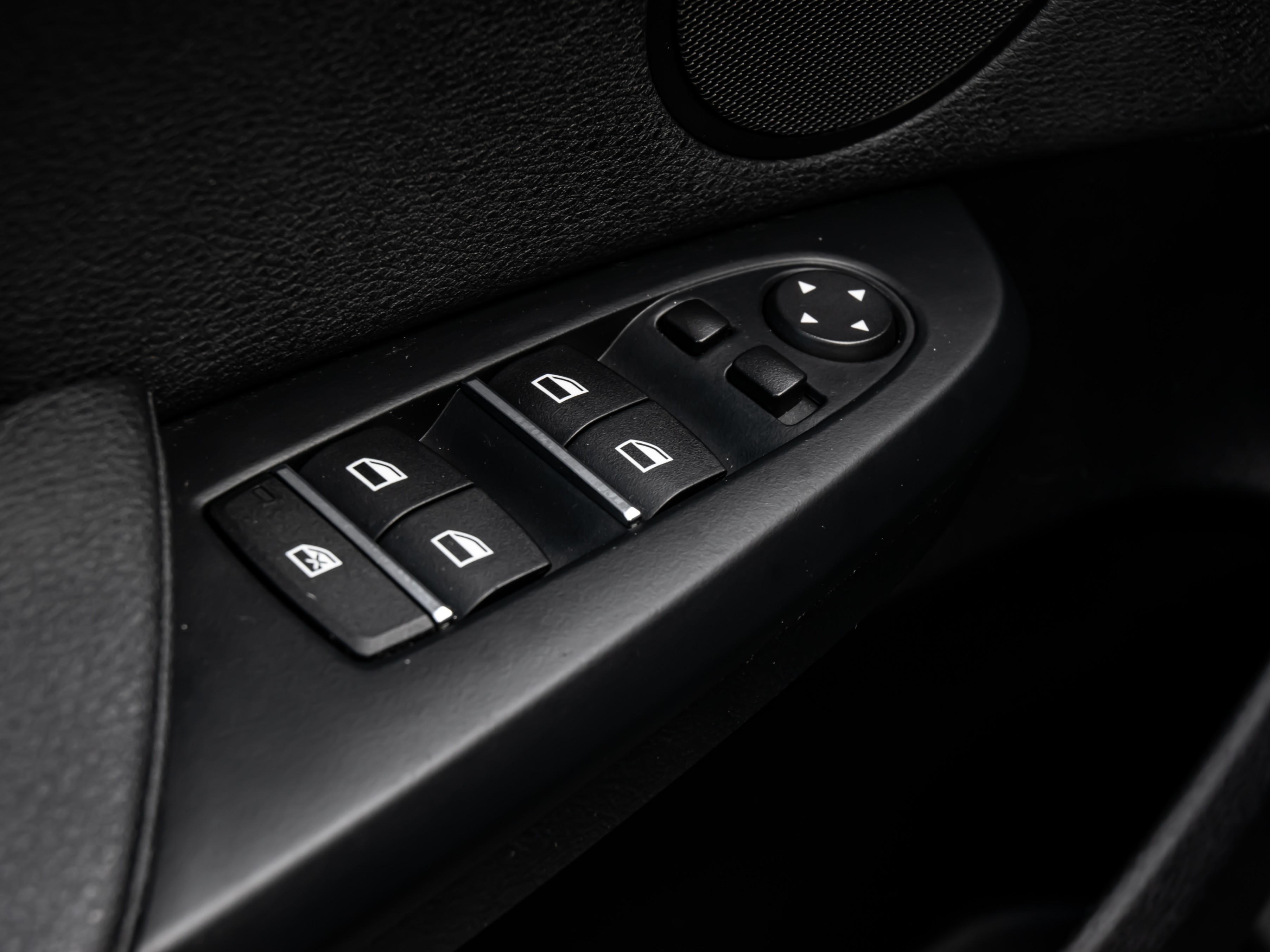 /firstgearmotorcar/2013-BMW-X3-7421550422438206.jpg