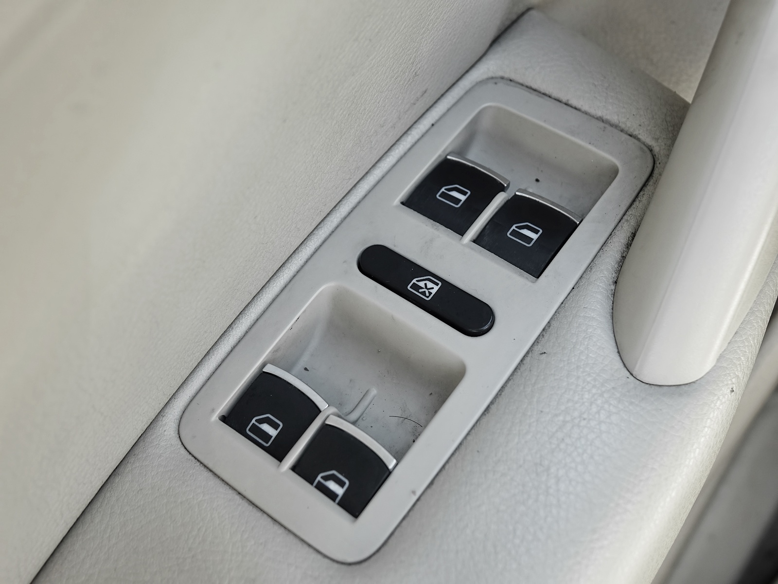 /firstgearmotorcar/2013-Volkswagen-Passat-9191648491283124.jpg