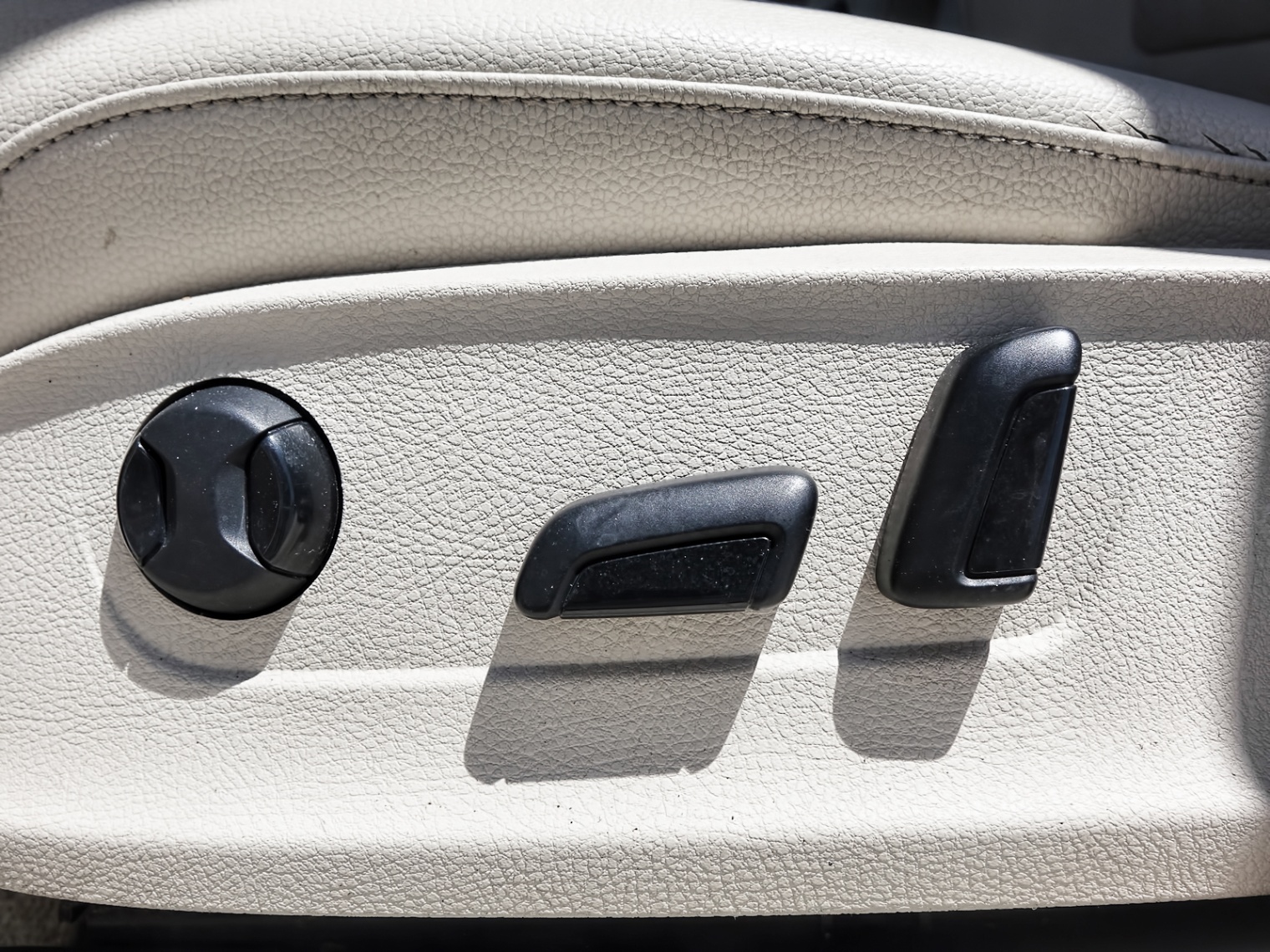 /firstgearmotorcar/2013-Volkswagen-Passat-9733415682516247.jpg