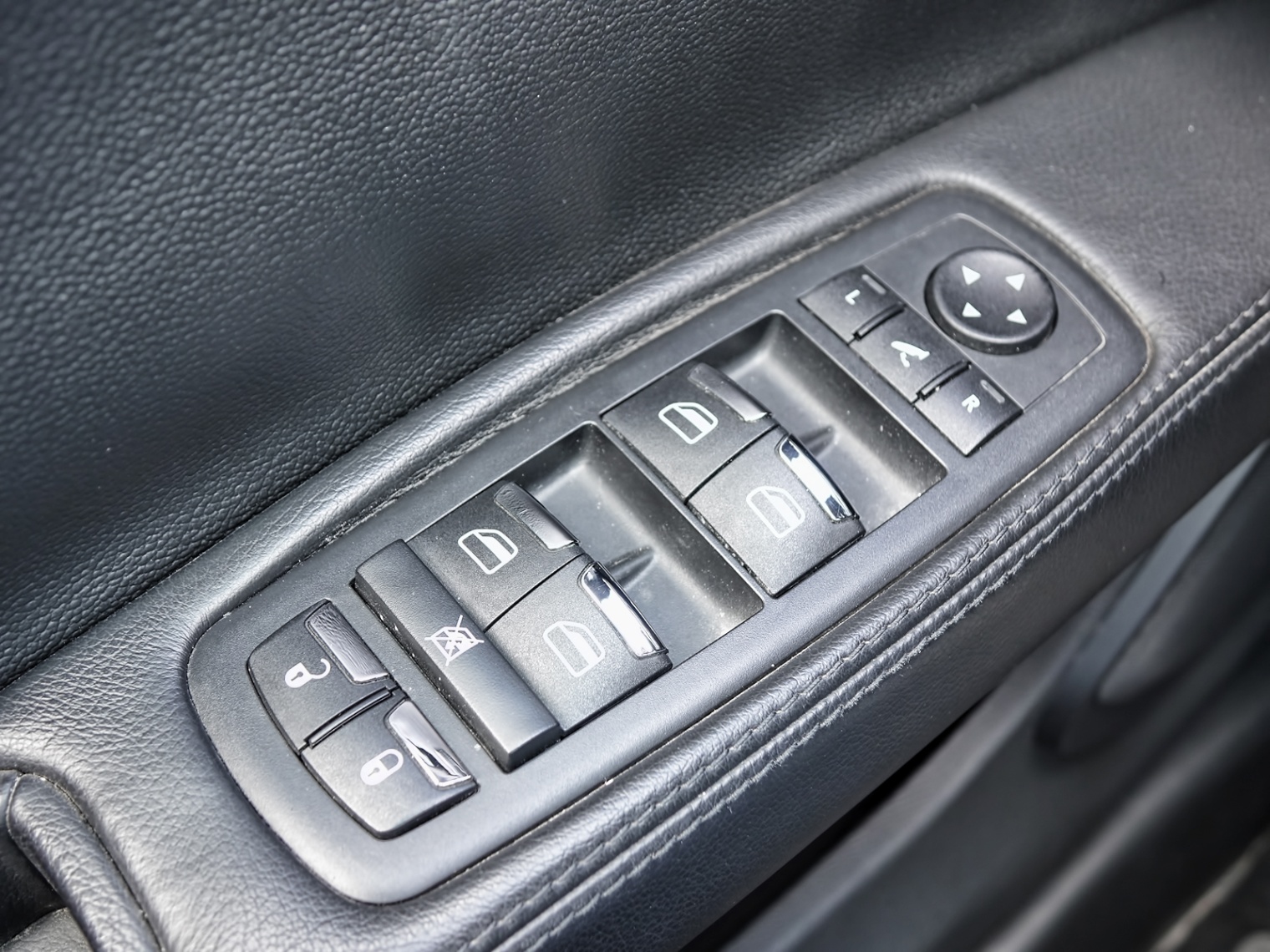 /firstgearmotorcar/2014-Maserati-Ghibli-1344347029793247.jpg