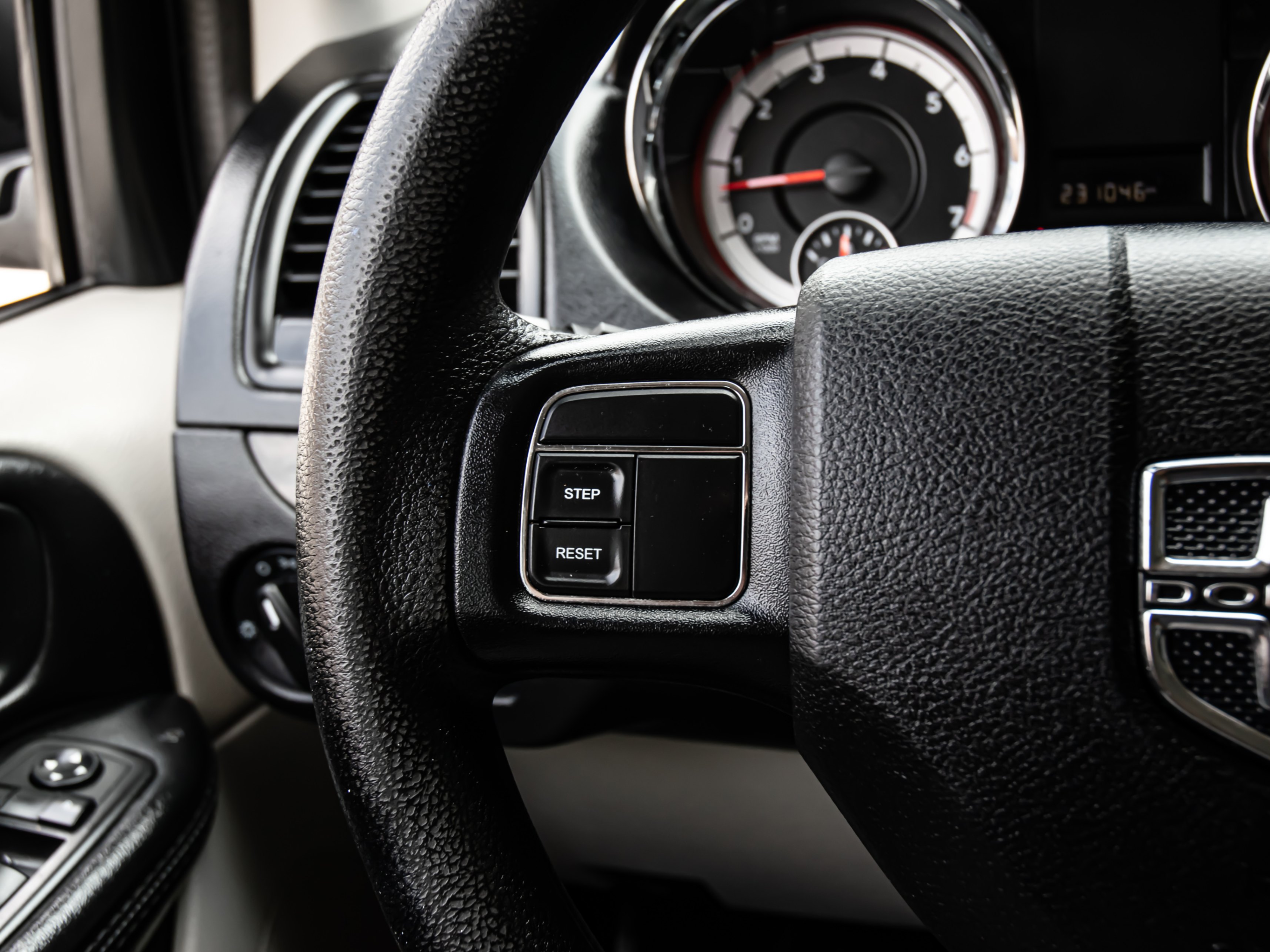 /firstgearmotorcar/2015-Dodge-GrandCaravan-9852520391410557.jpg