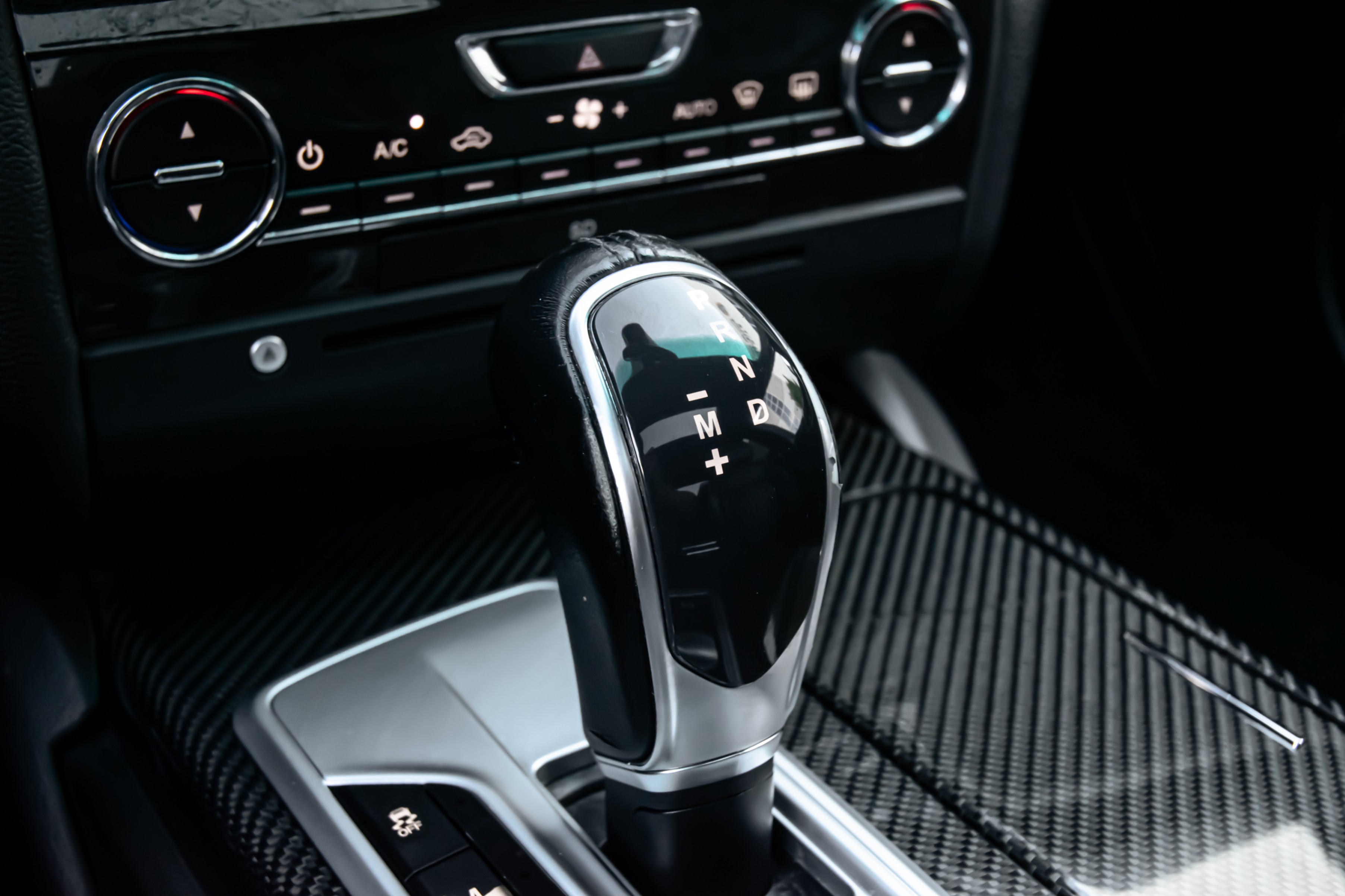 /firstgearmotorcar/2015-Maserati-Ghibli-05675609931779446.jpg
