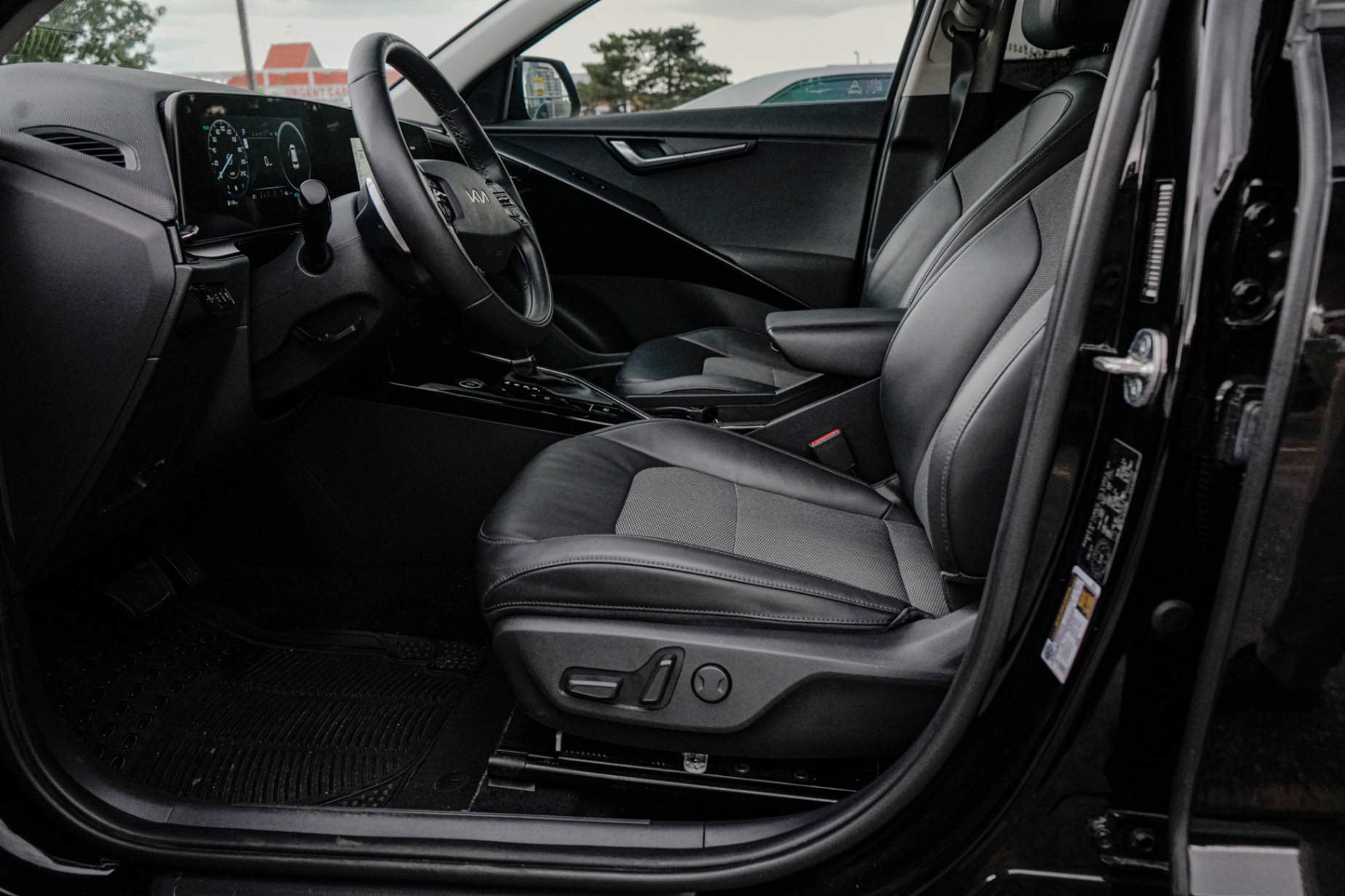 /firstmotors/2023-Kia-Niro-7041114767693719.jpg