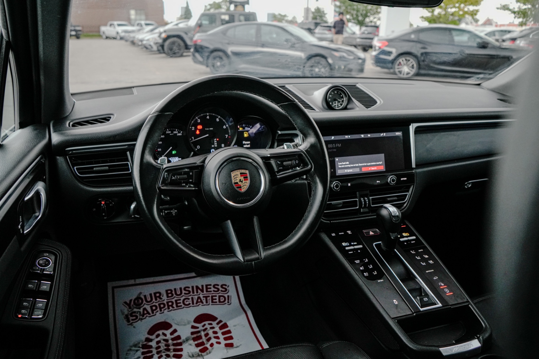 /firstmotors/2023-Porsche-Macan-11000026897727744.jpg