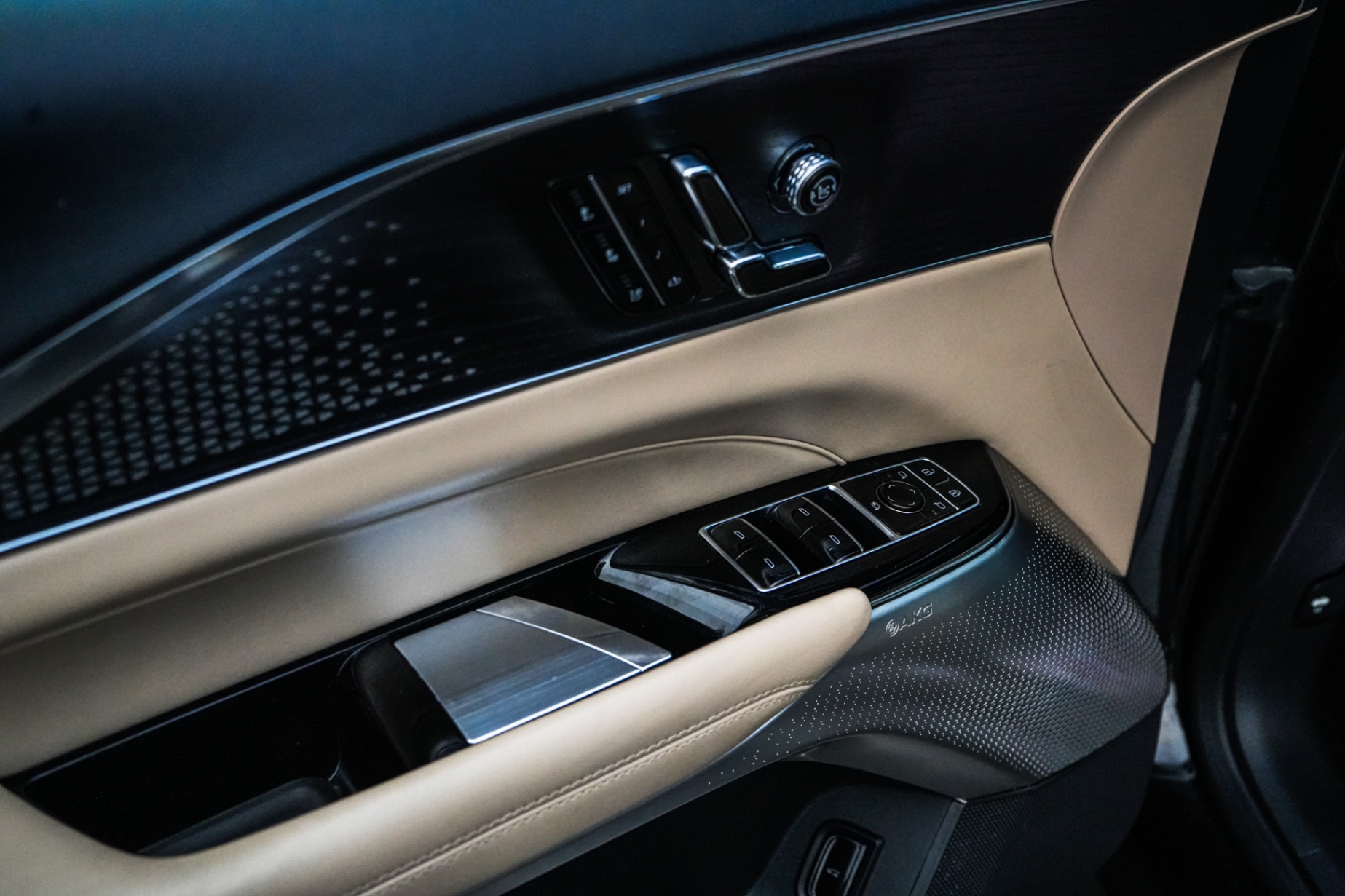 /firstmotors/2024-Cadillac-Lyriq-5545483284539237.jpg