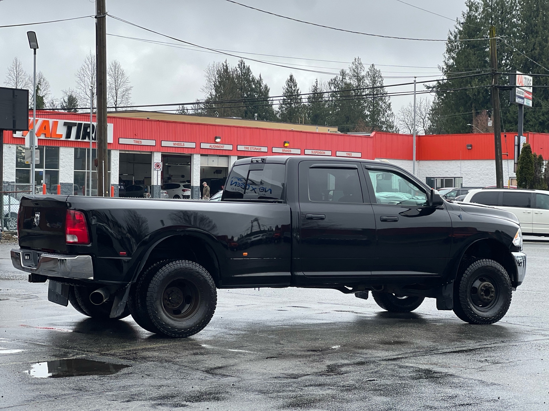 /grewalmotorsltd/2014-Ram-3500-0028809985349114164.jpg