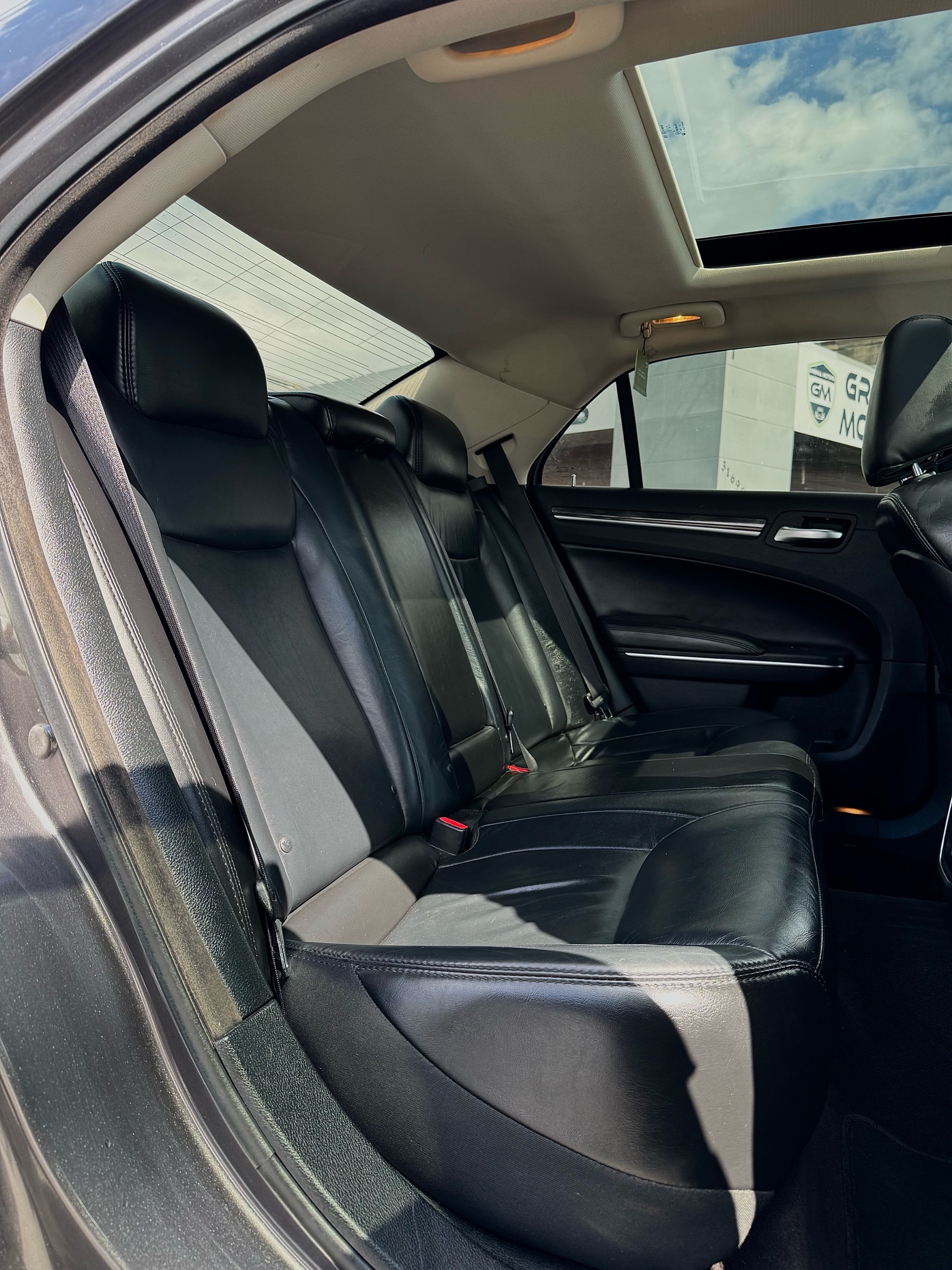 /grewalmotorsltd/2017-Chrysler-300-10869704271507175.jpg