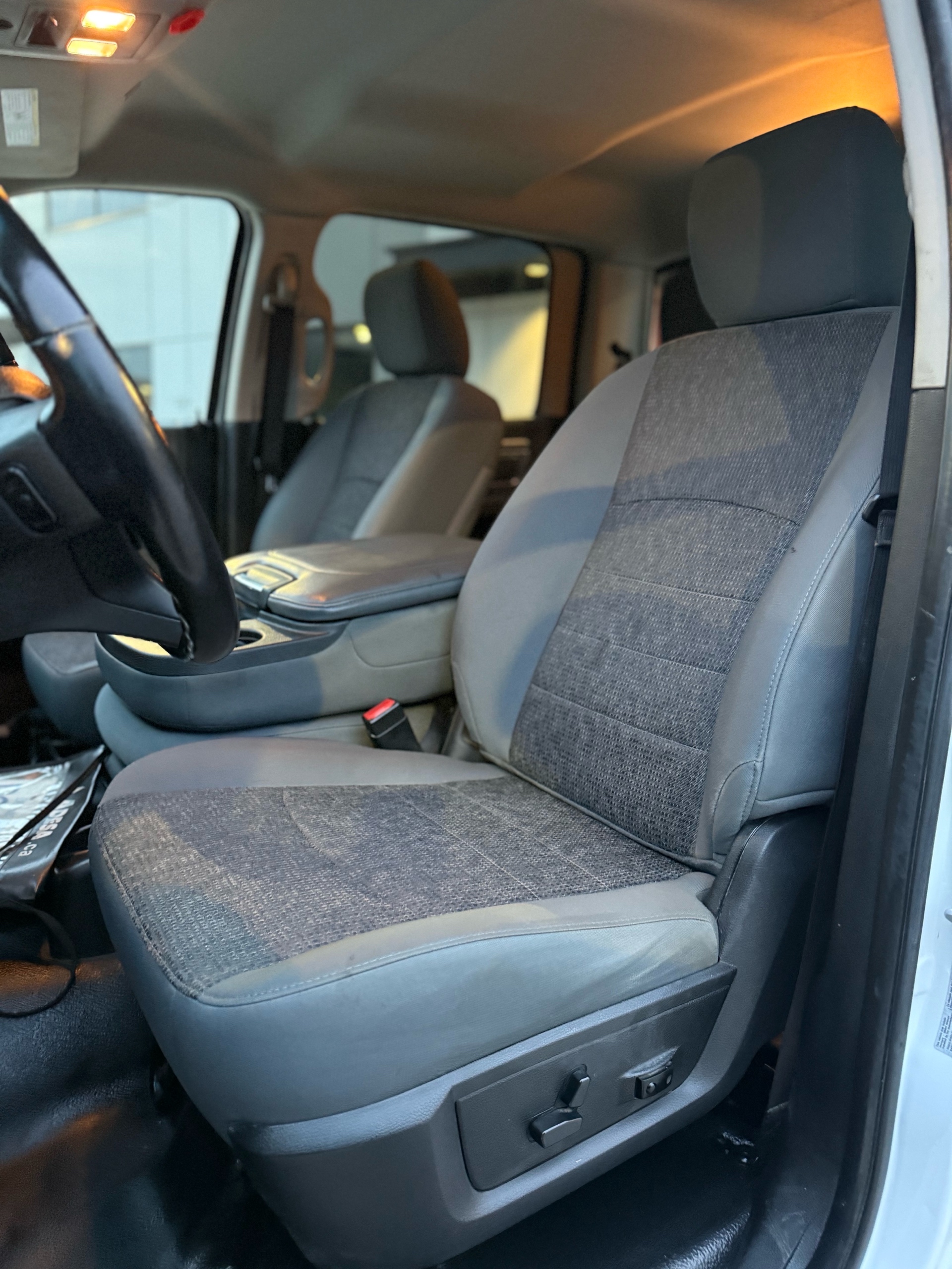 /grewalmotorsltd/2017-Ram-3500-8038433644301359.jpg