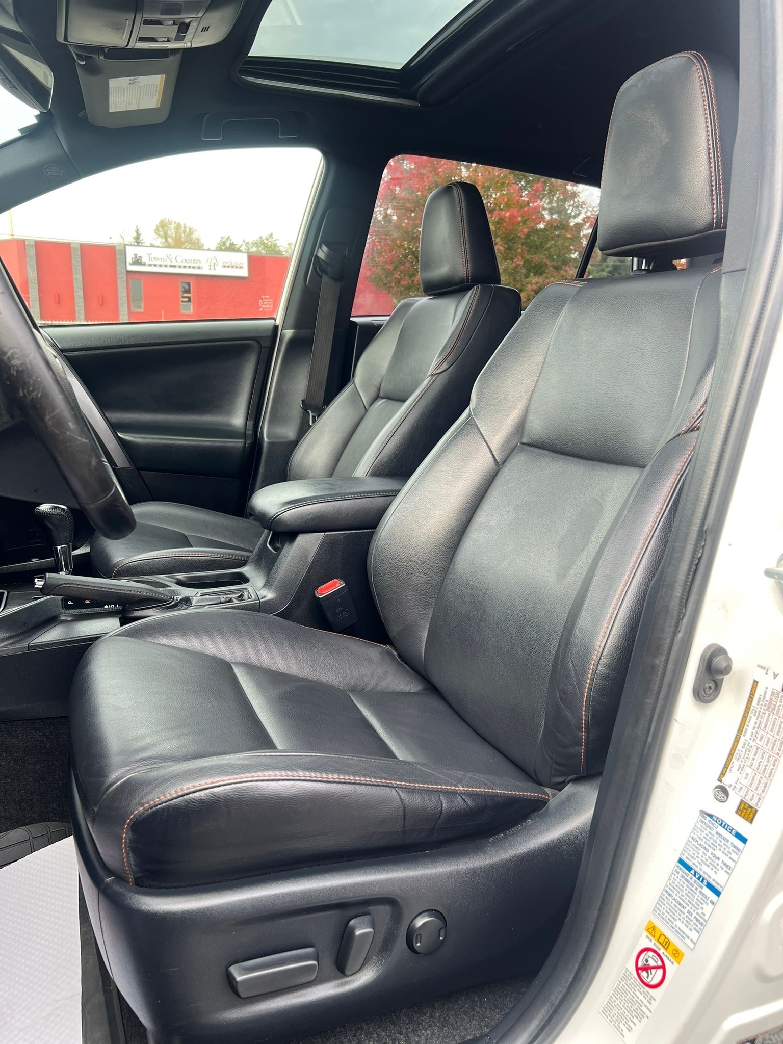 /grewalmotorsltd/2018-Toyota-RAV4-602002300568171.jpg