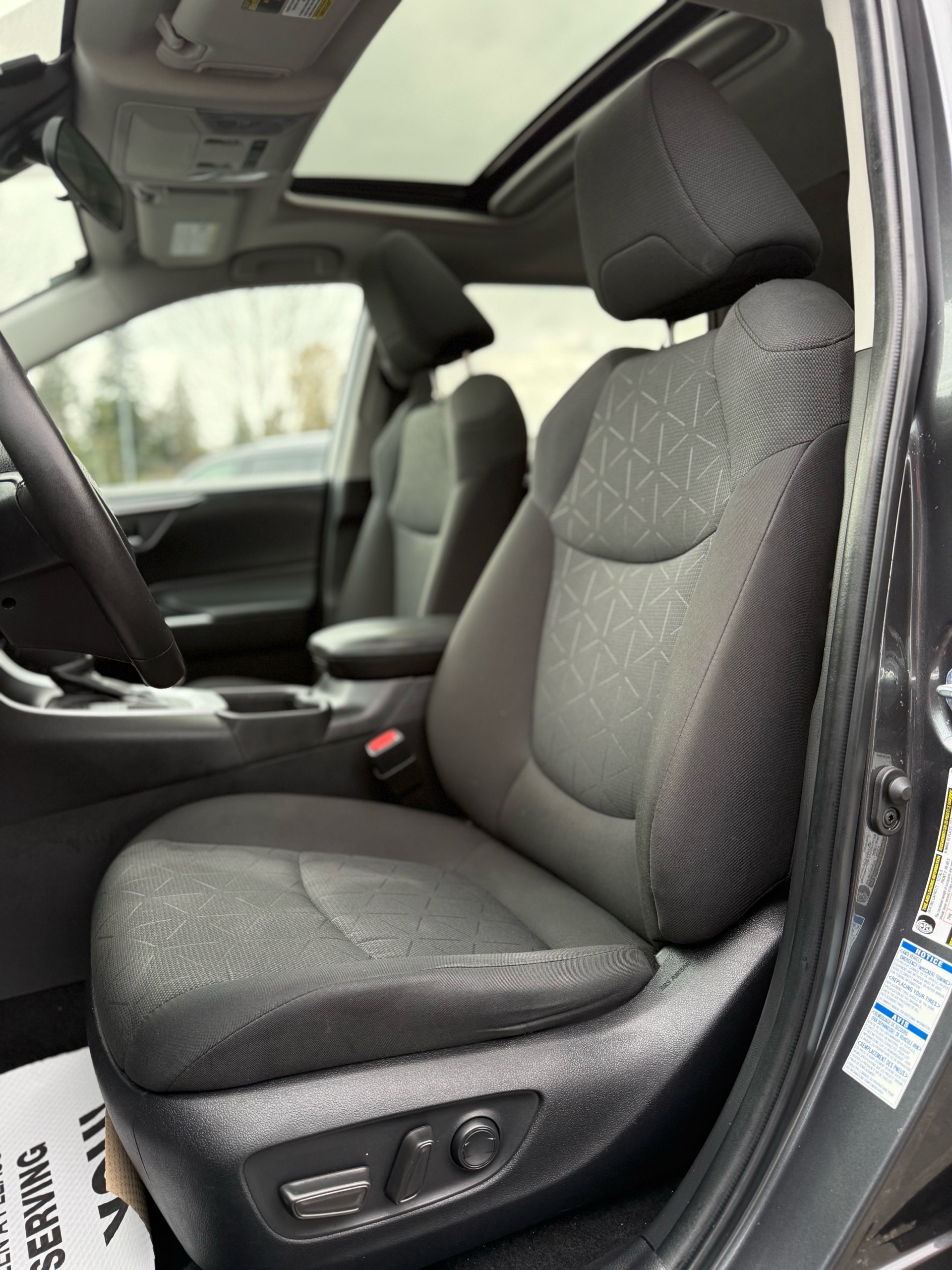 /grewalmotorsltd/2022-Toyota-RAV4-8048661158983257.jpg