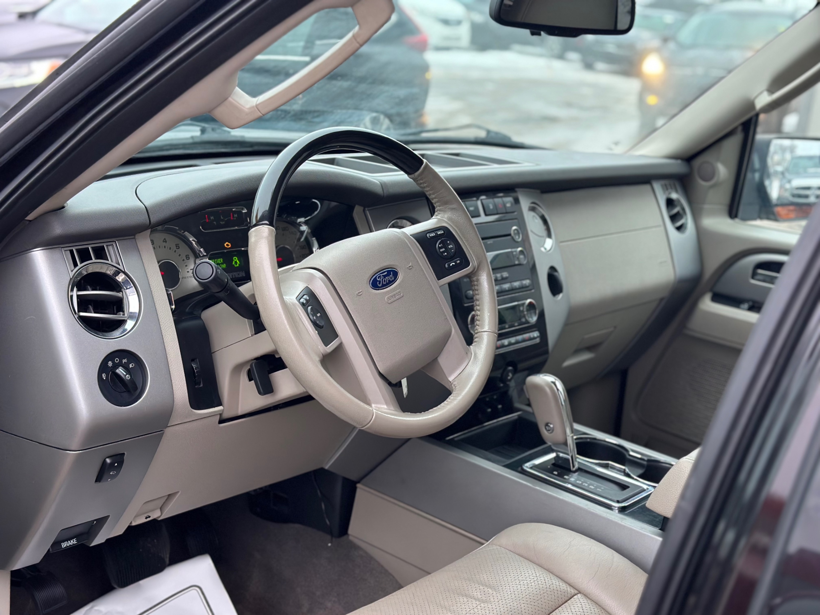 /gundhu/2013-Ford-ExpeditionMax-09192551039803987.jpg
