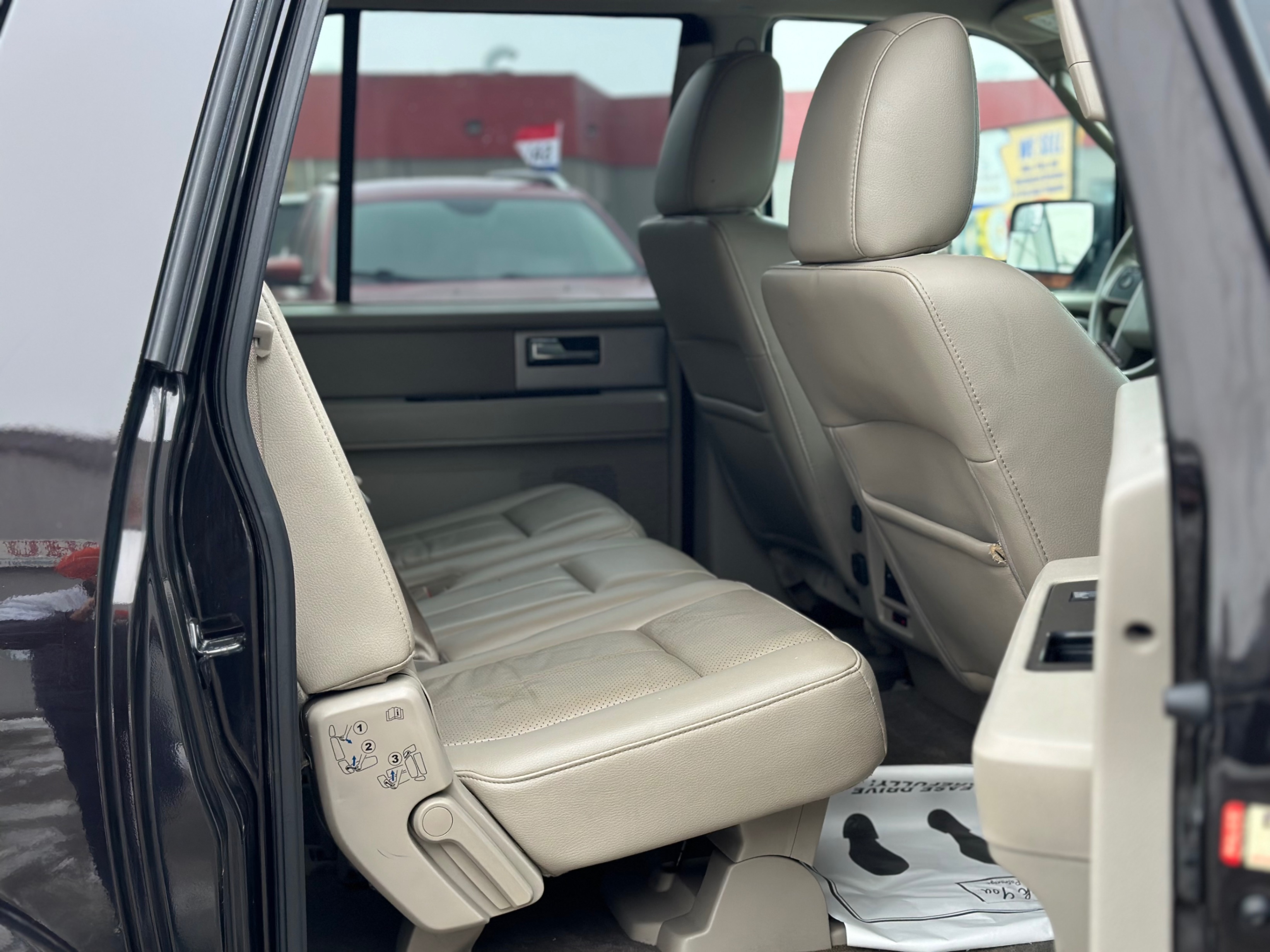 /gundhu/2013-Ford-ExpeditionMax-35137459231762813.jpg