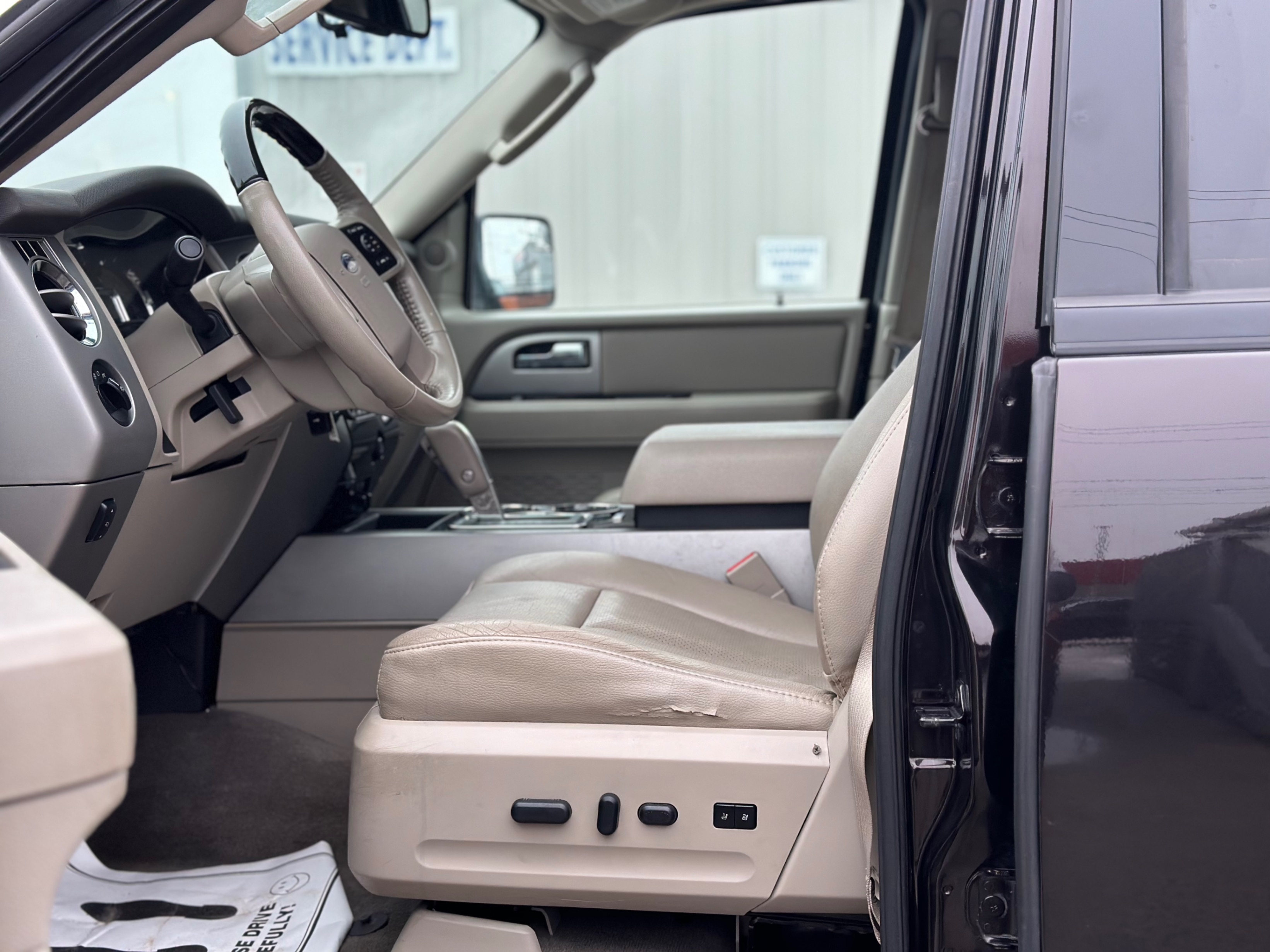 /gundhu/2013-Ford-ExpeditionMax-8101104138989024.jpg