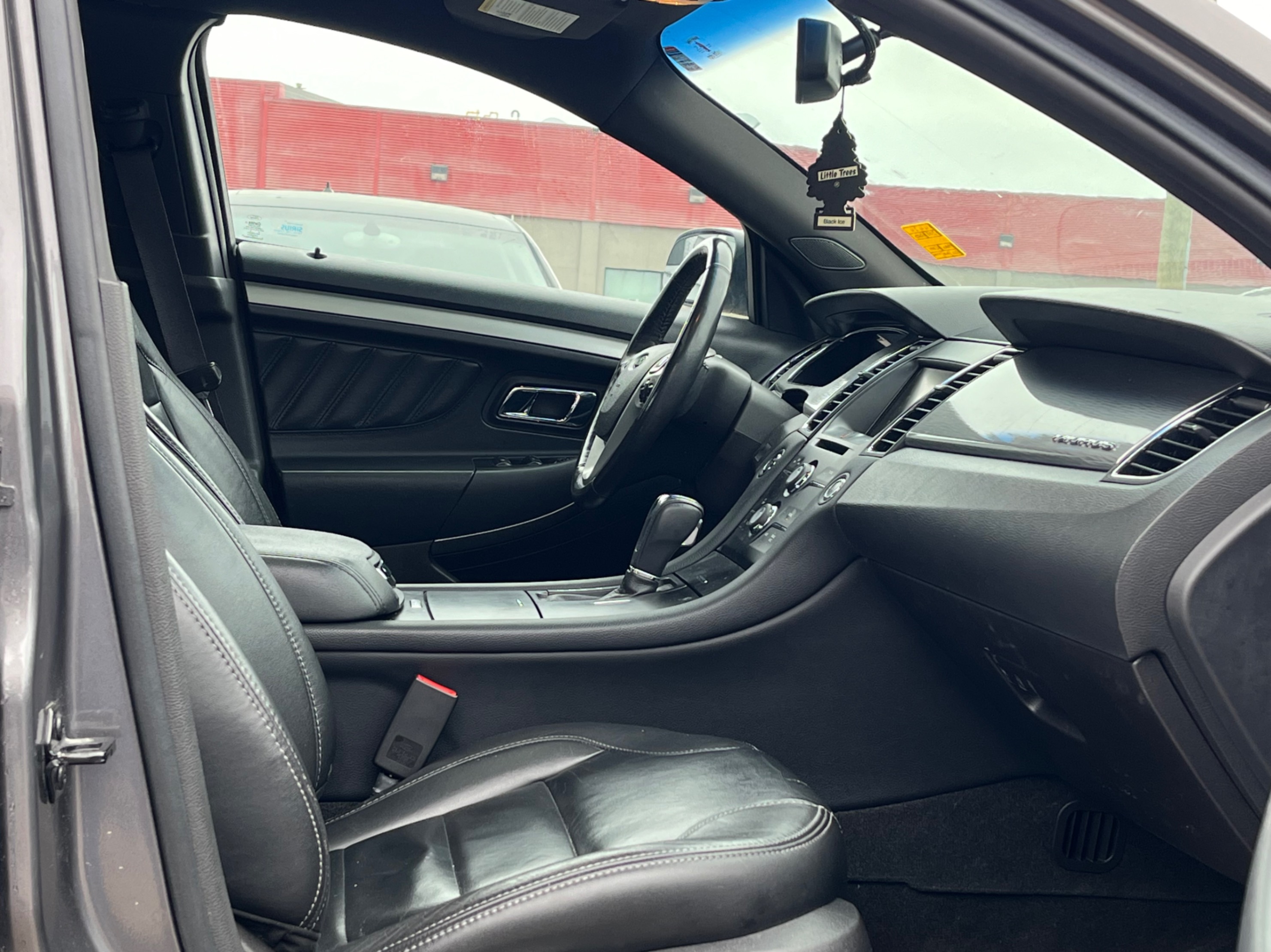 /gundhu/2013-Ford-Taurus-23940403681629774.jpg
