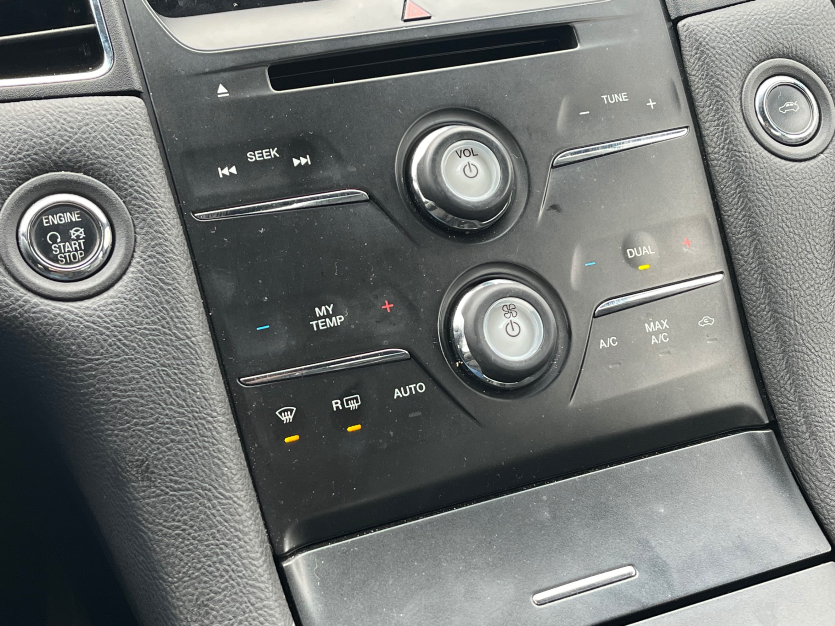 /gundhu/2013-Ford-Taurus-9852437889492356.jpg