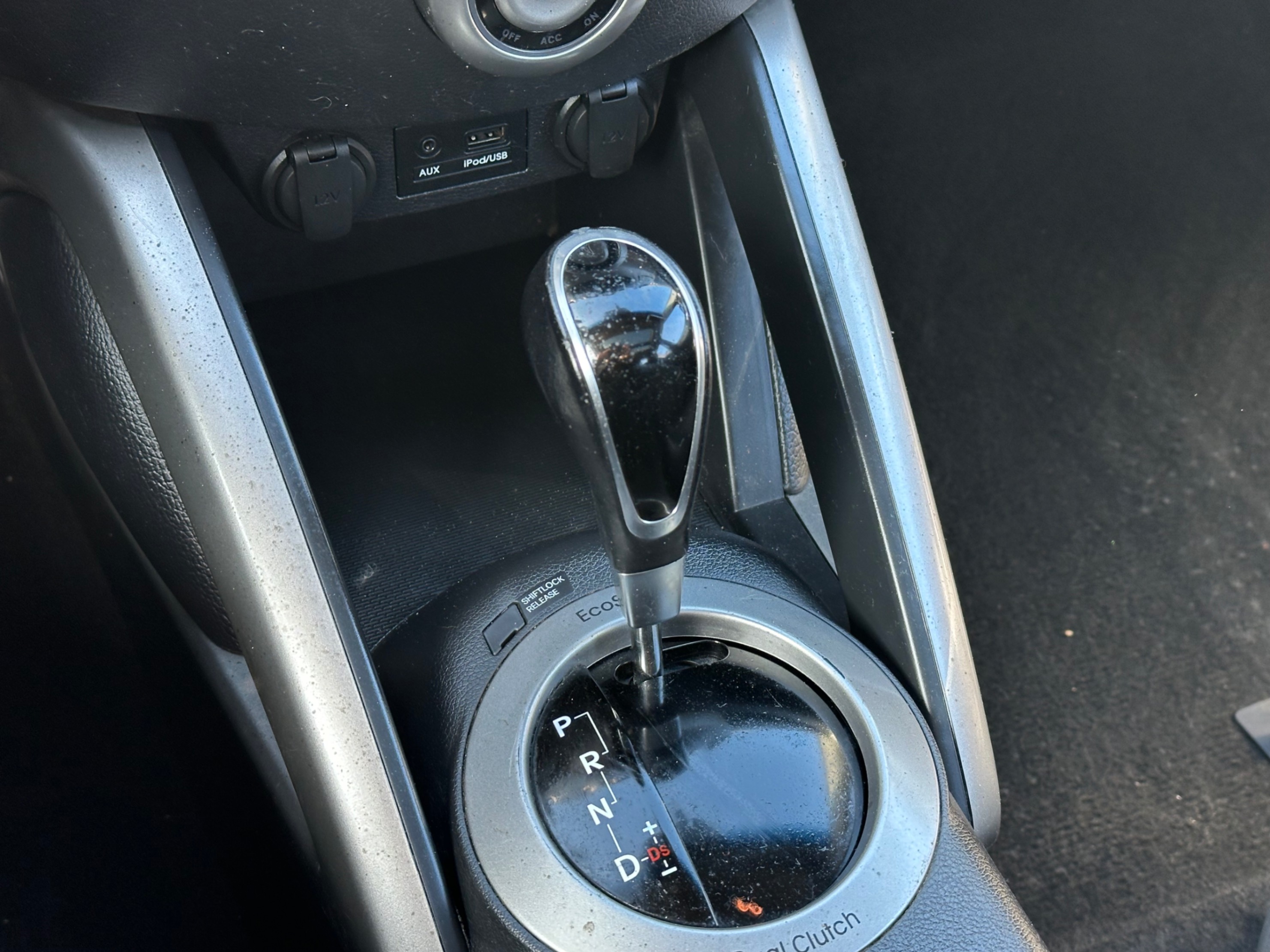 /gundhu/2013-Hyundai-Veloster-14600449353028044.jpg