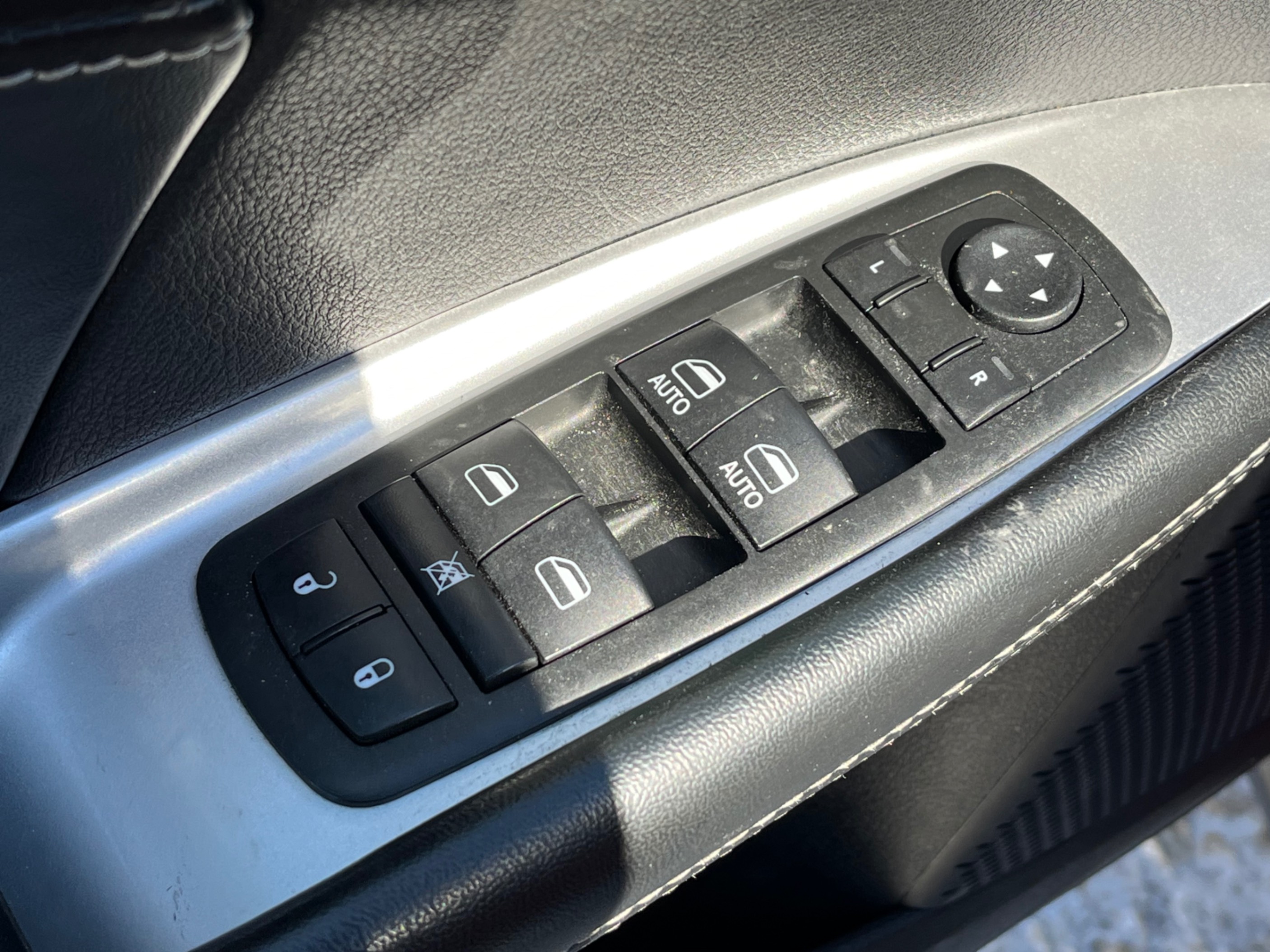 /gundhu/2014-Dodge-Journey-6307641034694738.jpg