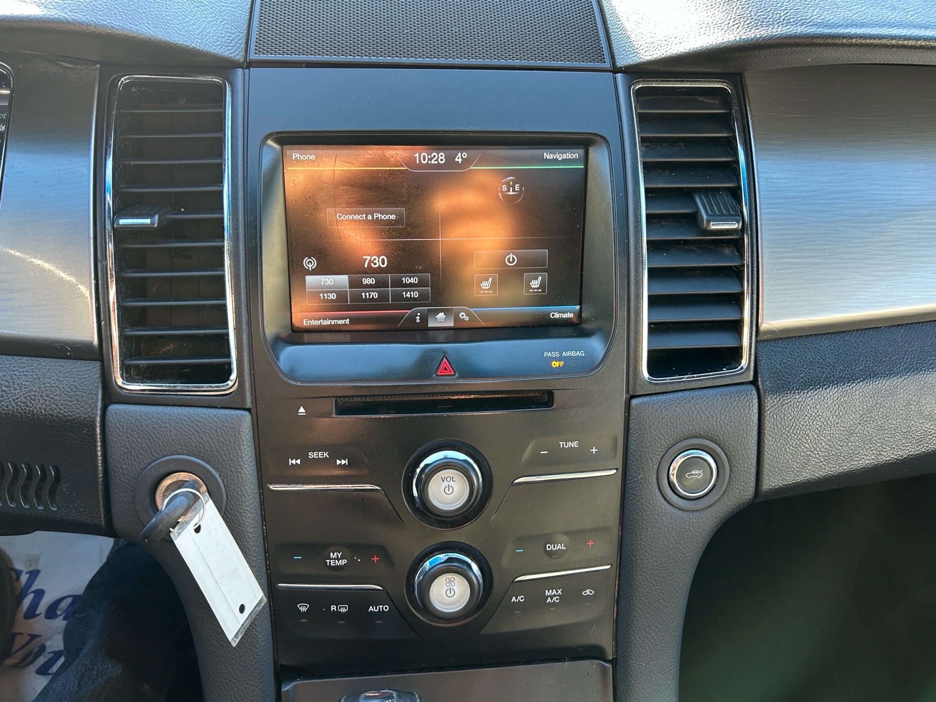 /gundhu/2014-Ford-Taurus-9622945912338903.jpg