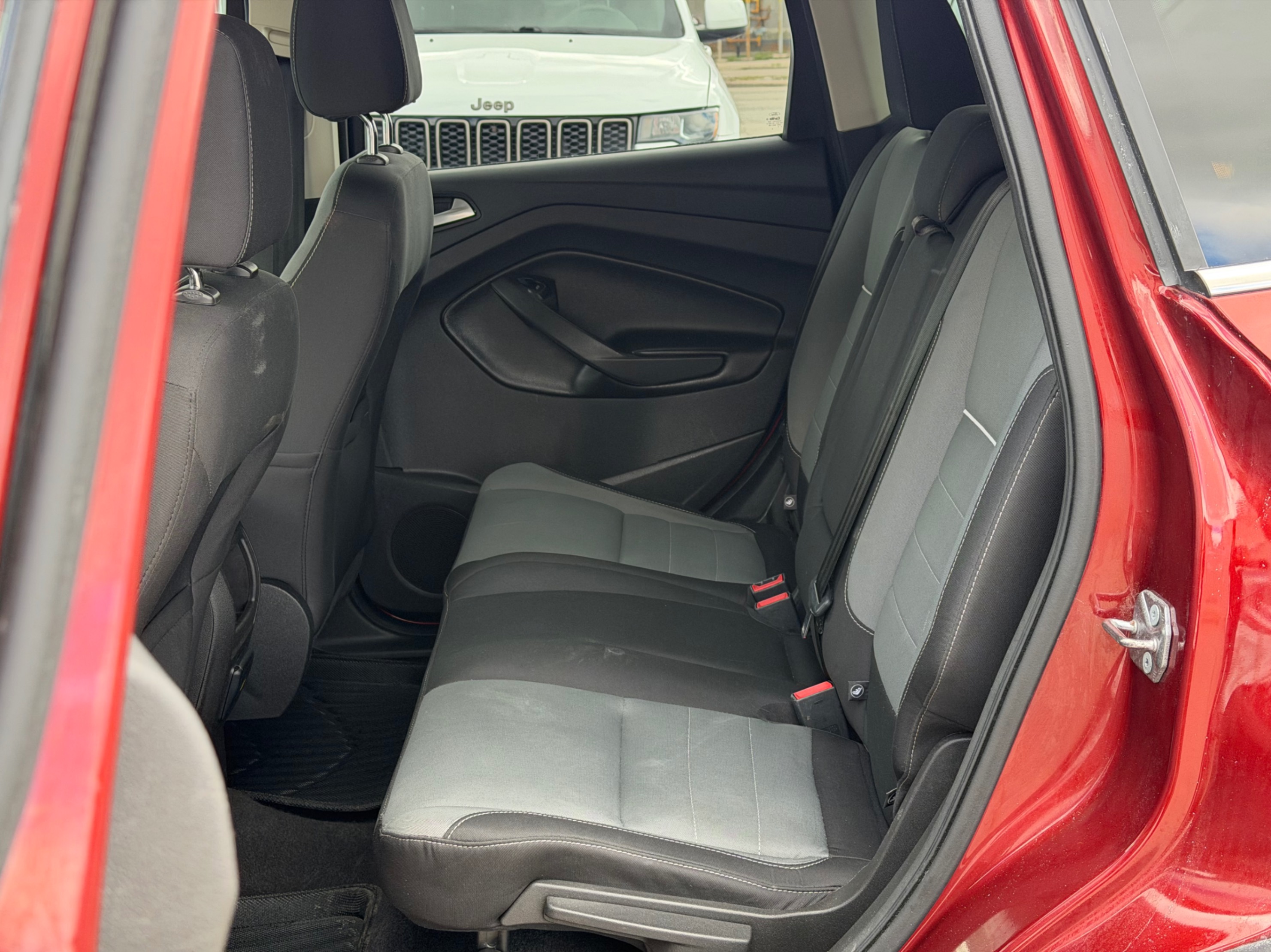 /gundhu/2015-Ford-Escape-07877202038243514.jpg