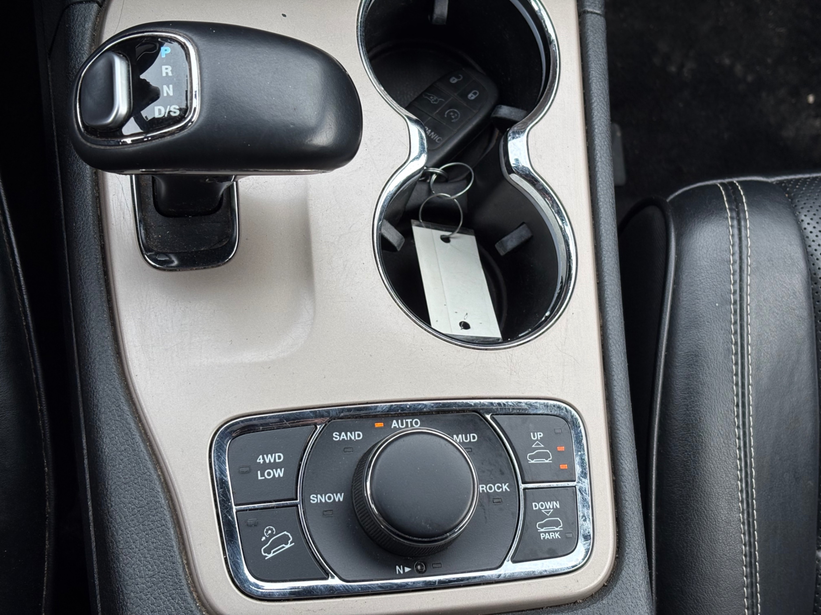 /gundhu/2015-Jeep-GrandCherokee-9049651920360533.jpg