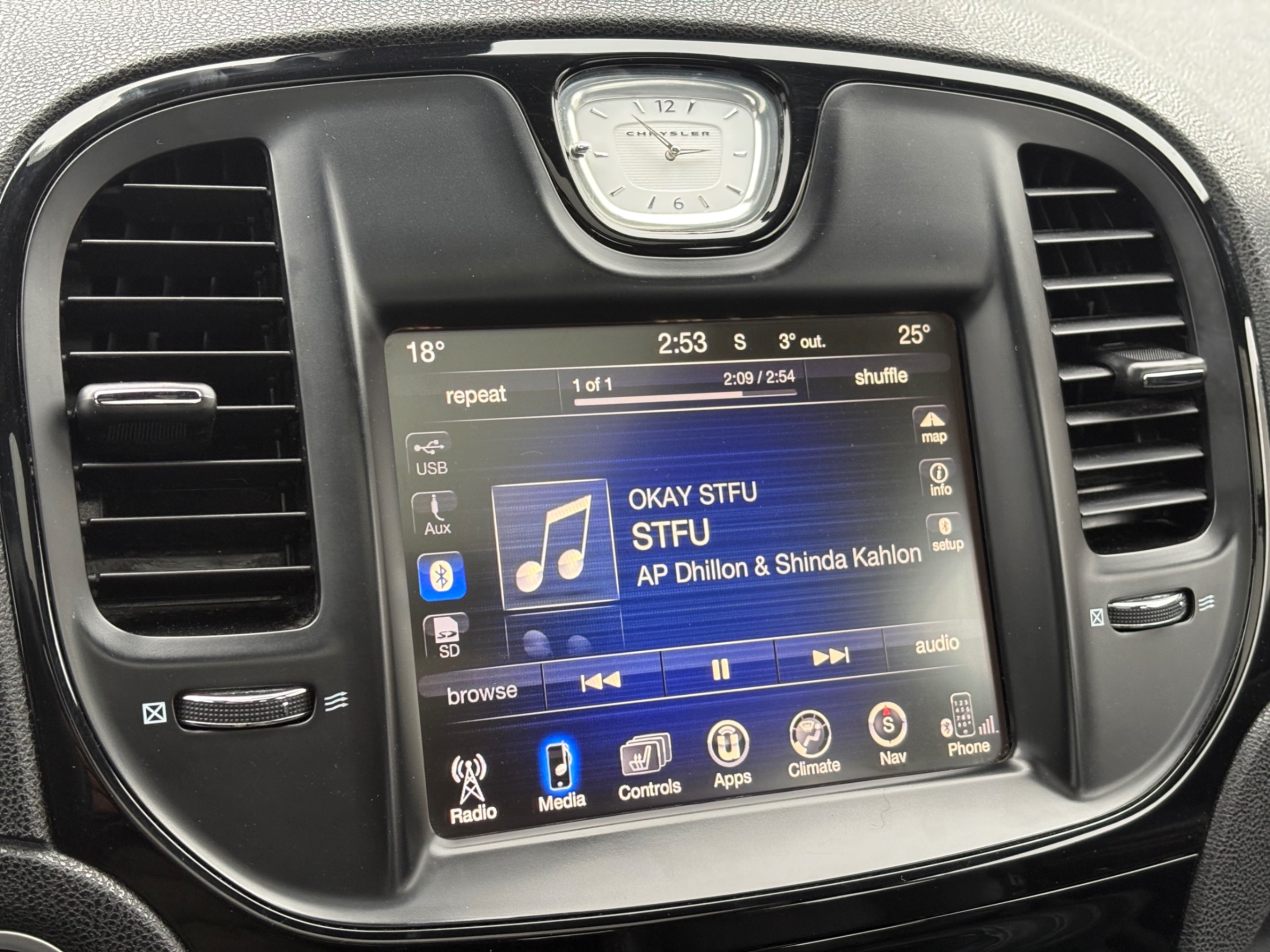 /gundhu/2016-Chrysler-300-49962948921215955.jpg