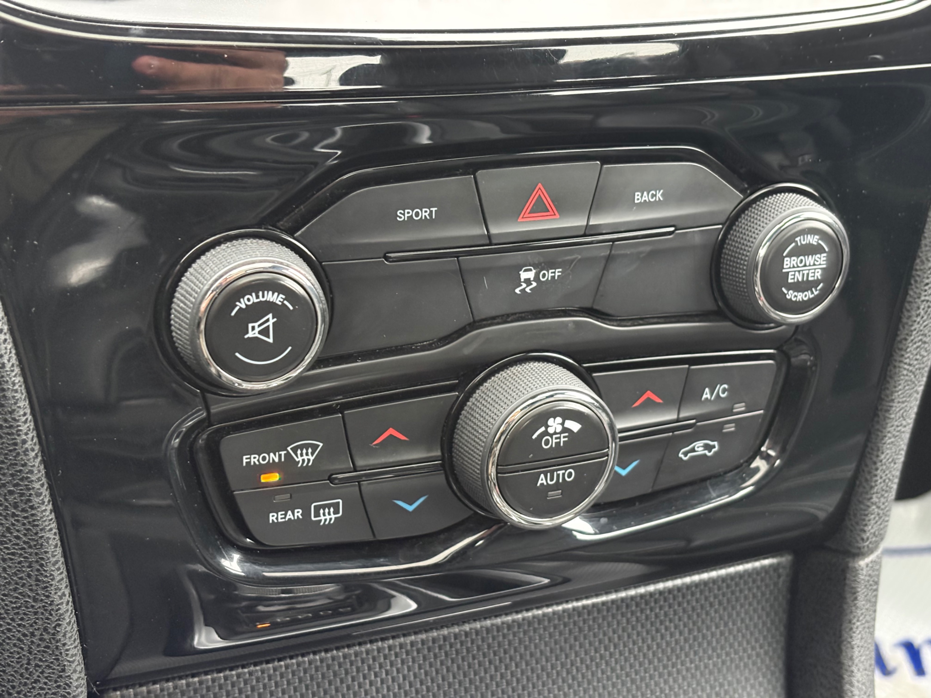 /gundhu/2016-Chrysler-300-7262115304917305.jpg