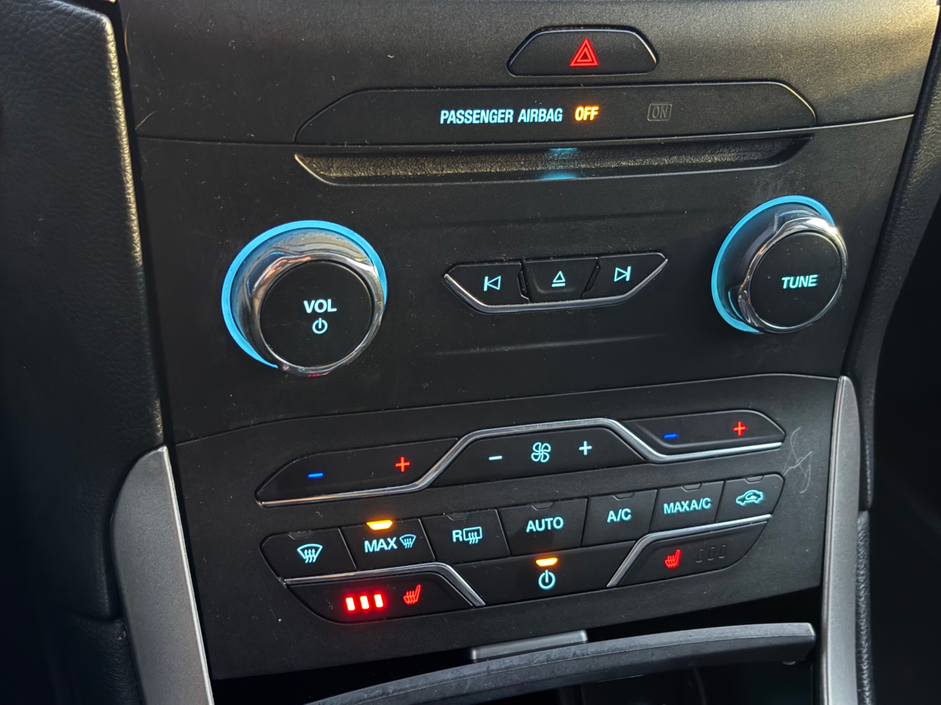 /gundhu/2016-Ford-Edge-6998206180978728.jpg