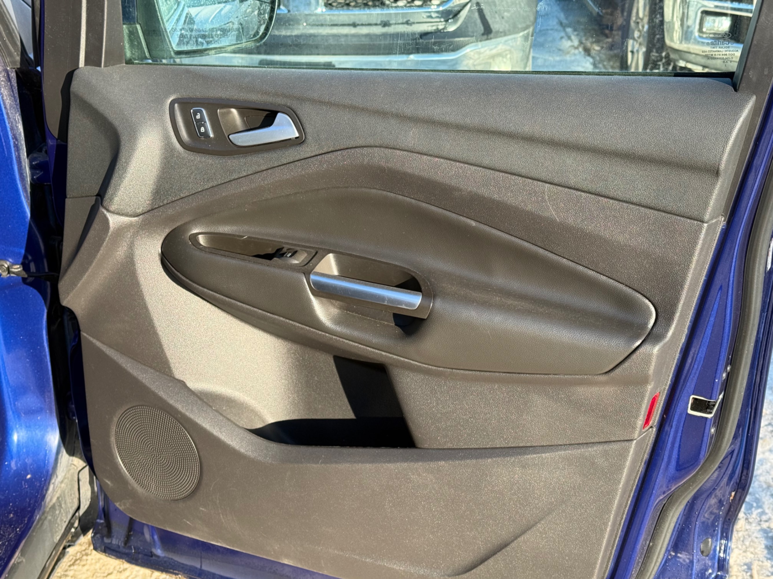 /gundhu/2016-Ford-Escape-1630703165559675.jpg