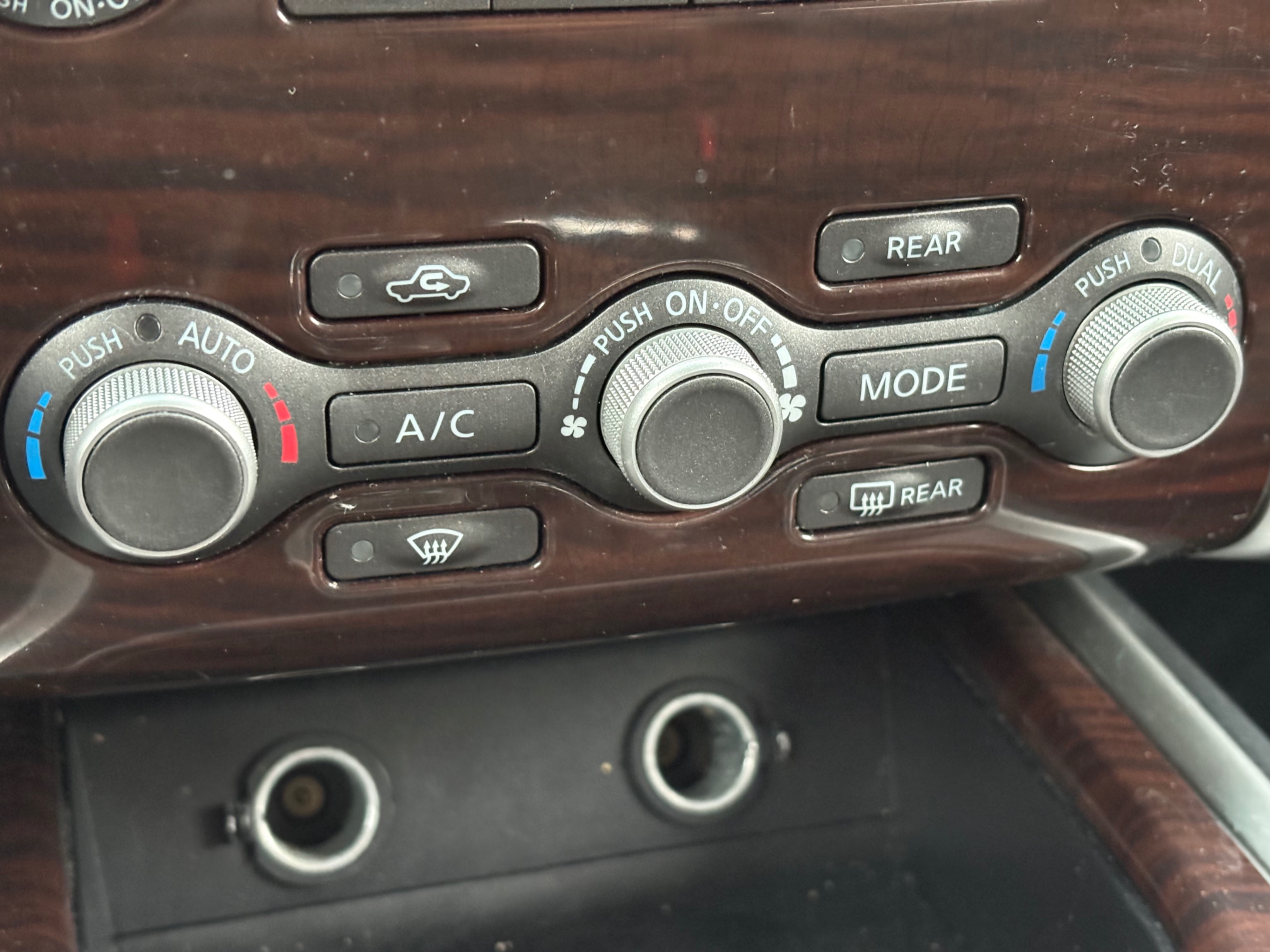 /gundhu/2016-Nissan-Pathfinder-08236380426750833.jpg
