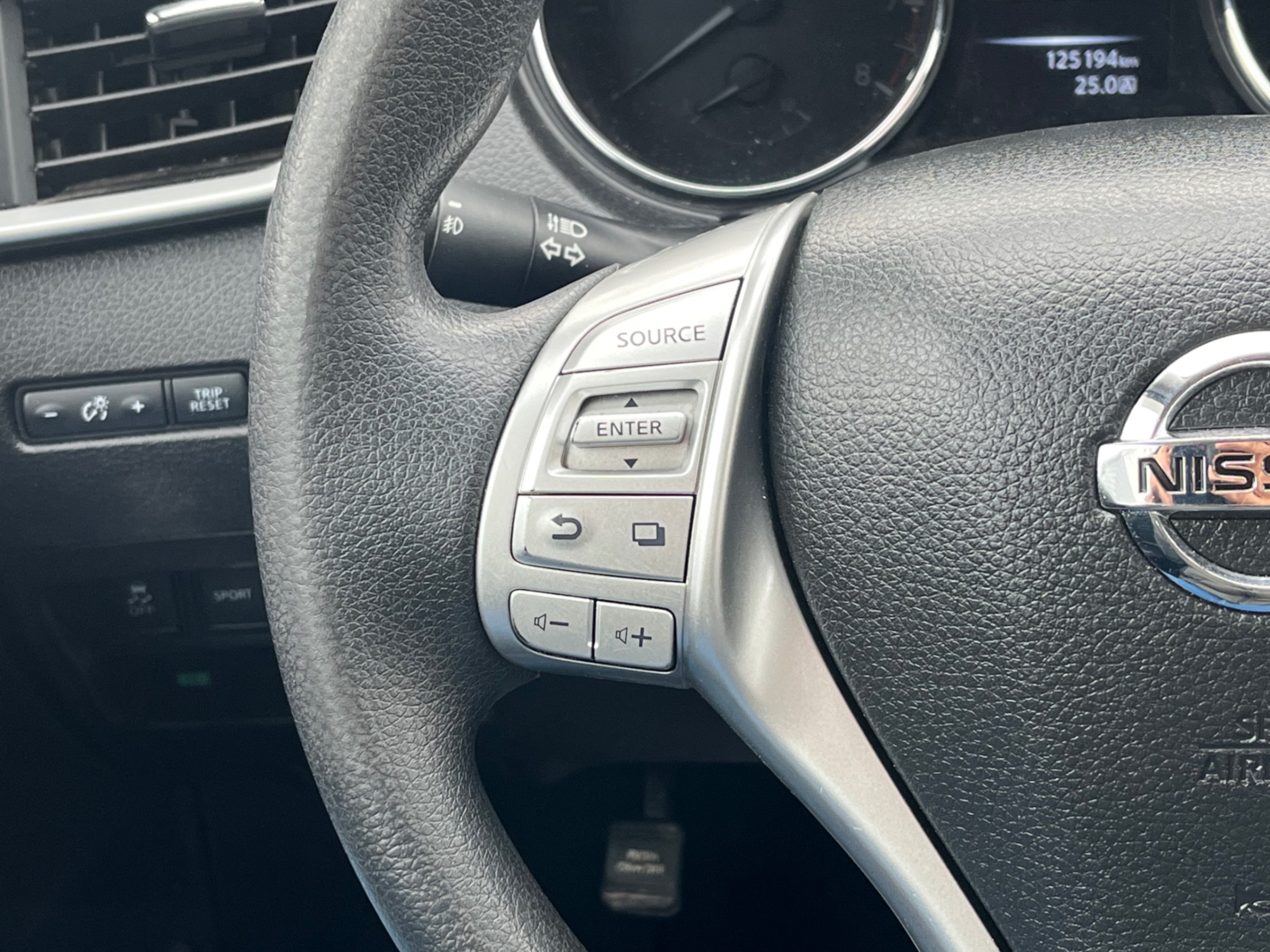 /gundhu/2016-Nissan-Rogue-27193175586090623.jpg