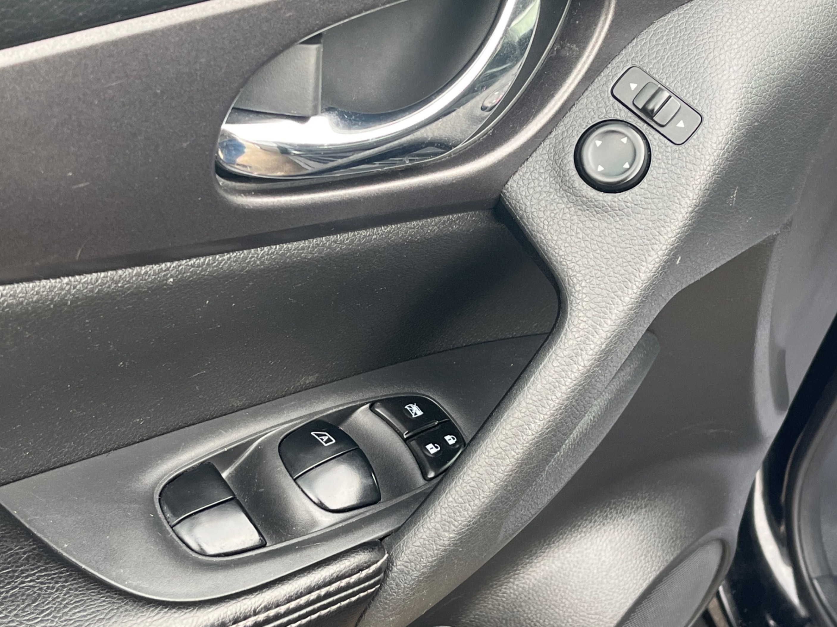 /gundhu/2016-Nissan-Rogue-7840990567565835.jpg