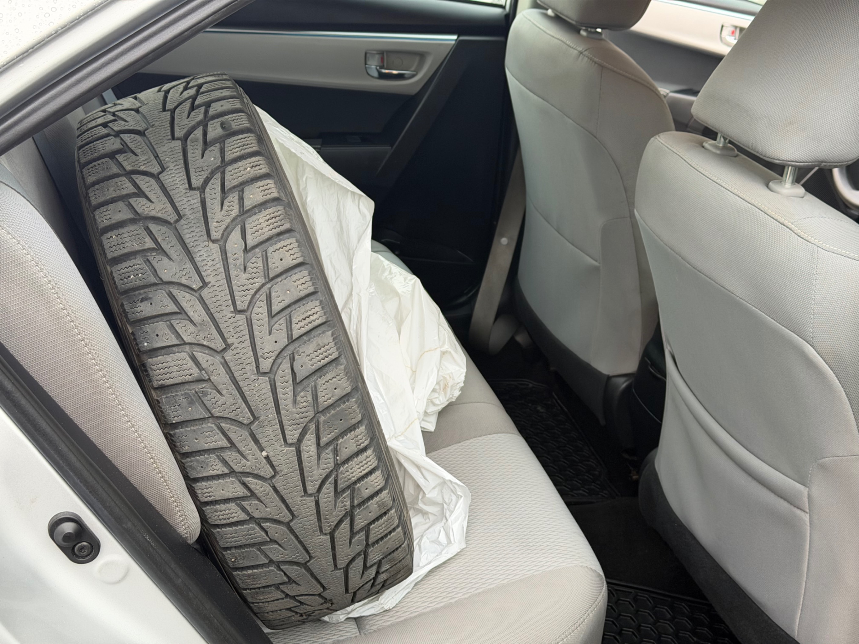 /gundhu/2016-Toyota-Corolla-5192363987318882.jpg