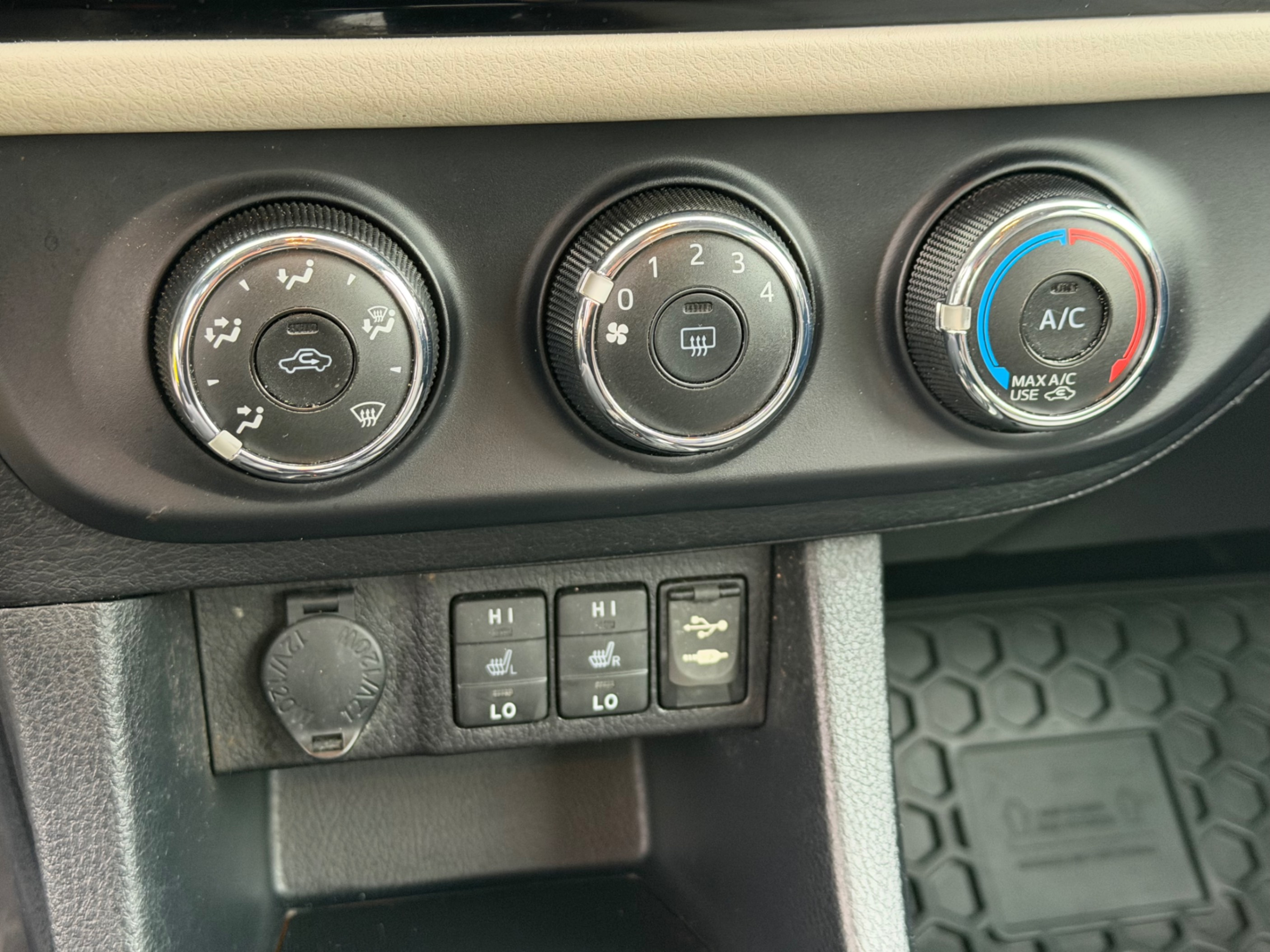 /gundhu/2016-Toyota-Corolla-726026641214166.jpg