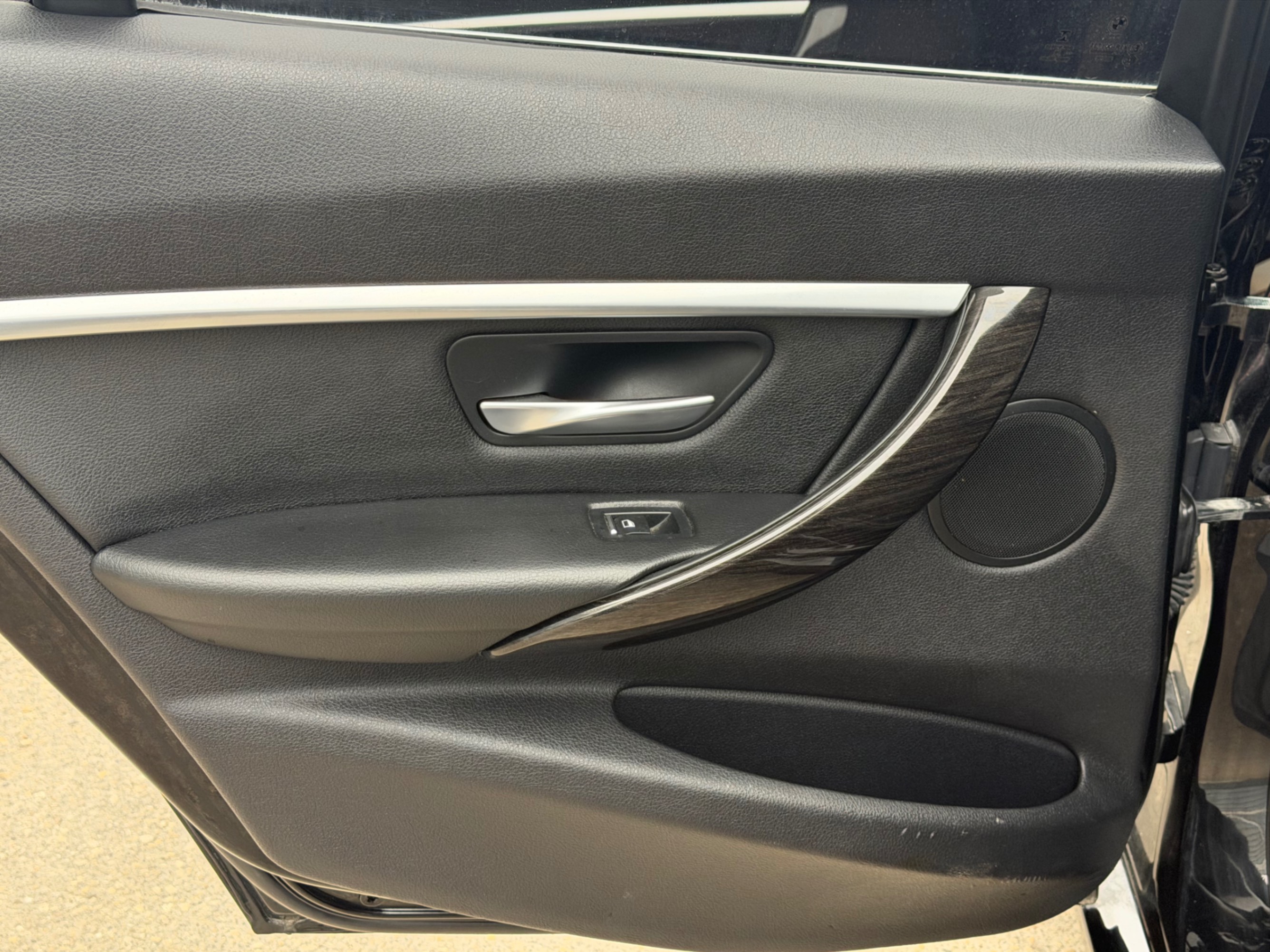 /gundhu/2017-BMW-3Series-35613996542737825.jpg