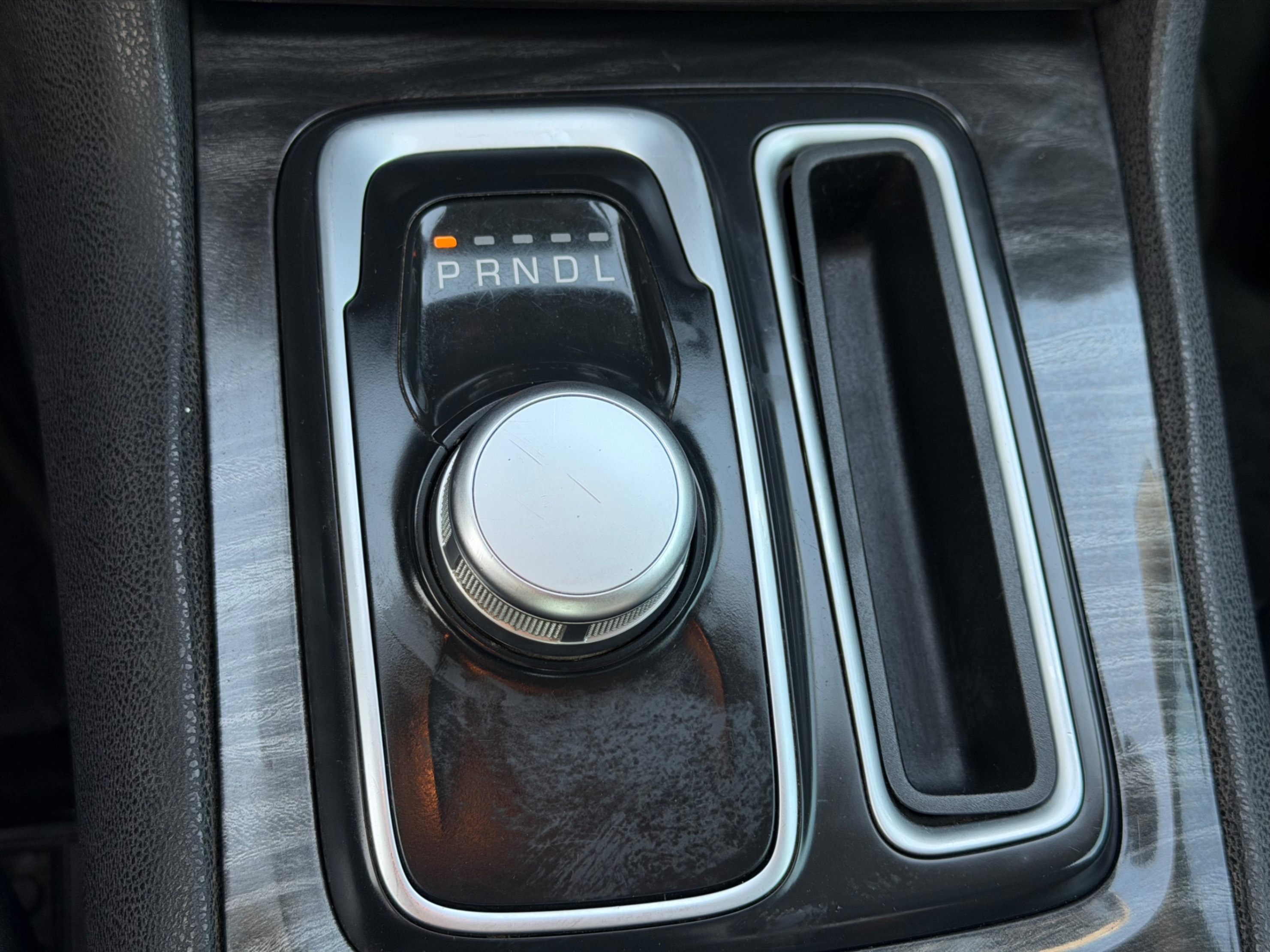 /gundhu/2017-Chrysler-300-36408387134816667.jpg