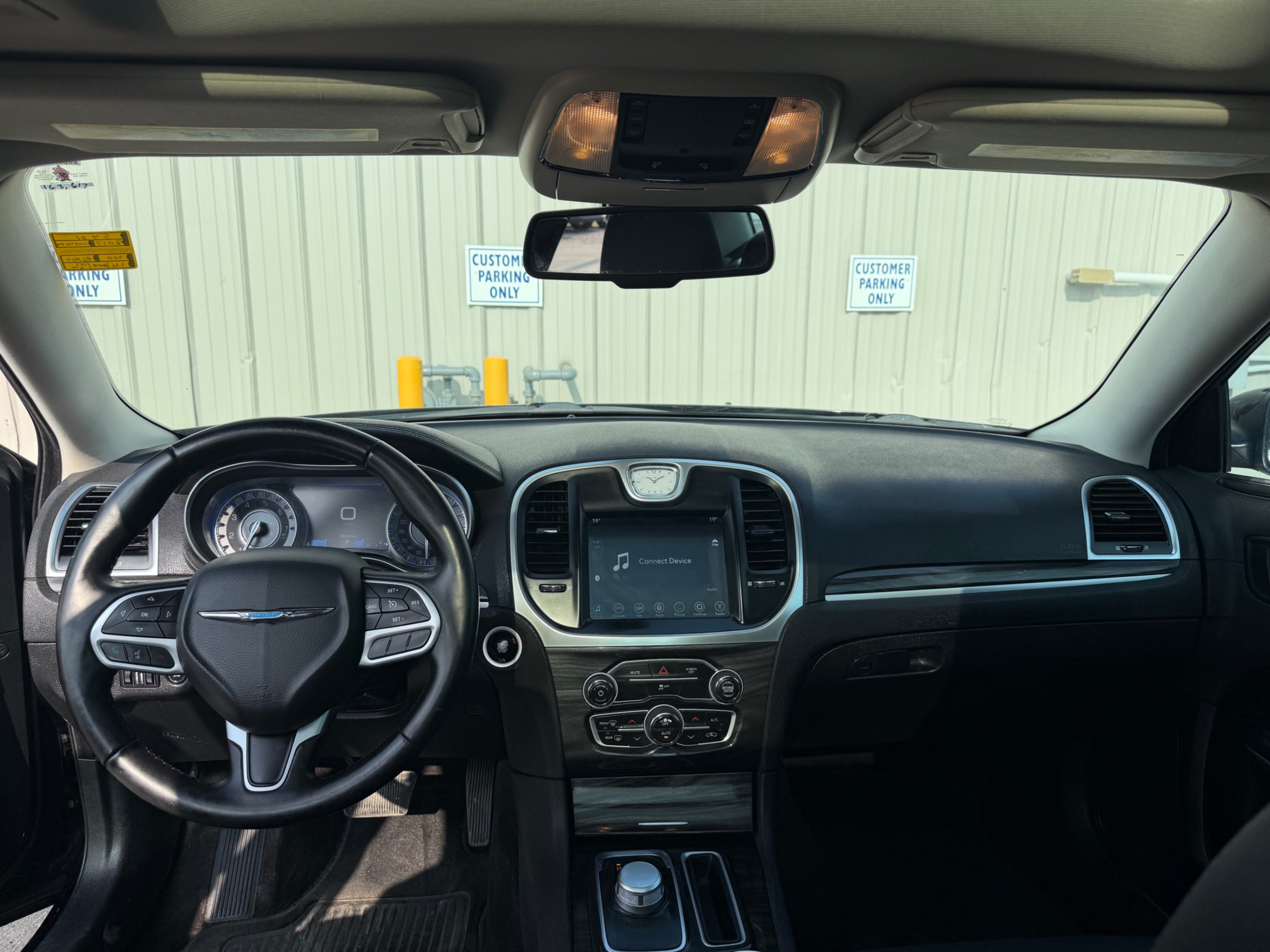 /gundhu/2017-Chrysler-300-7464932121309902.jpg