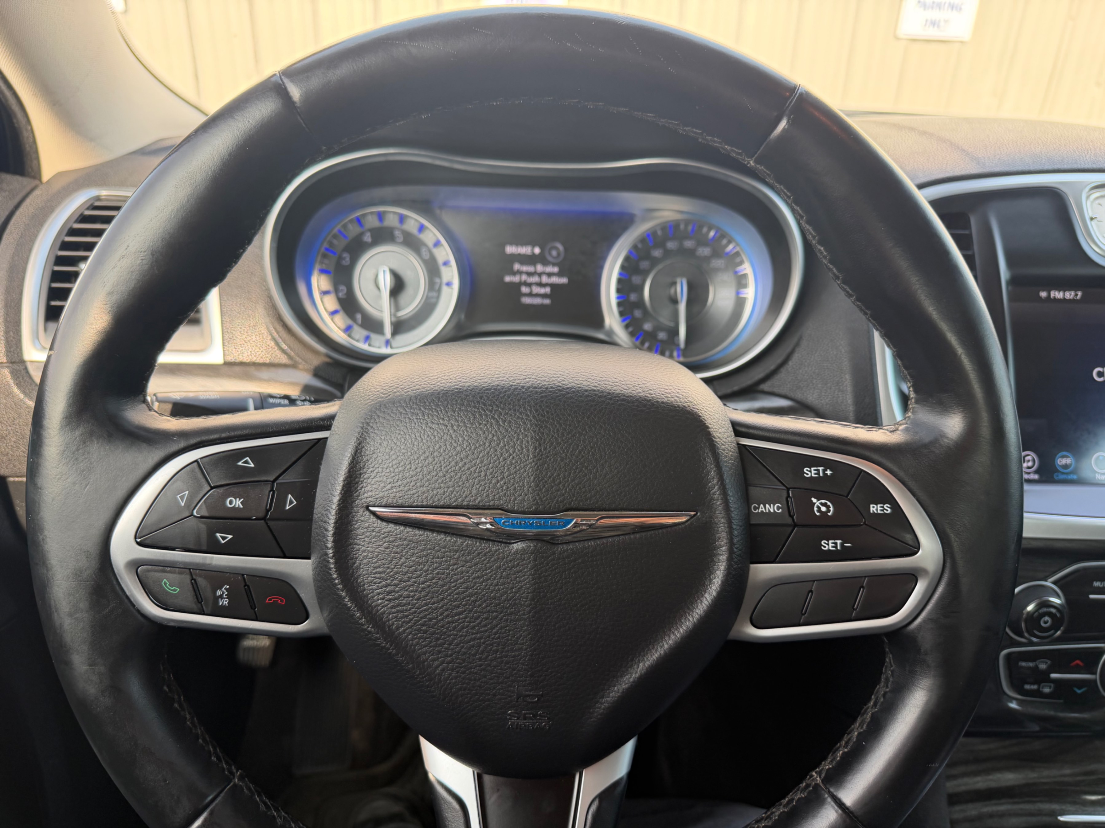 /gundhu/2017-Chrysler-300-9766439795376174.jpg