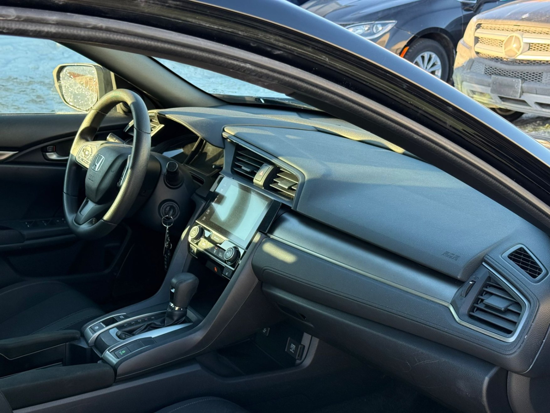 /gundhu/2017-Honda-Civic-05416199443669978.jpg