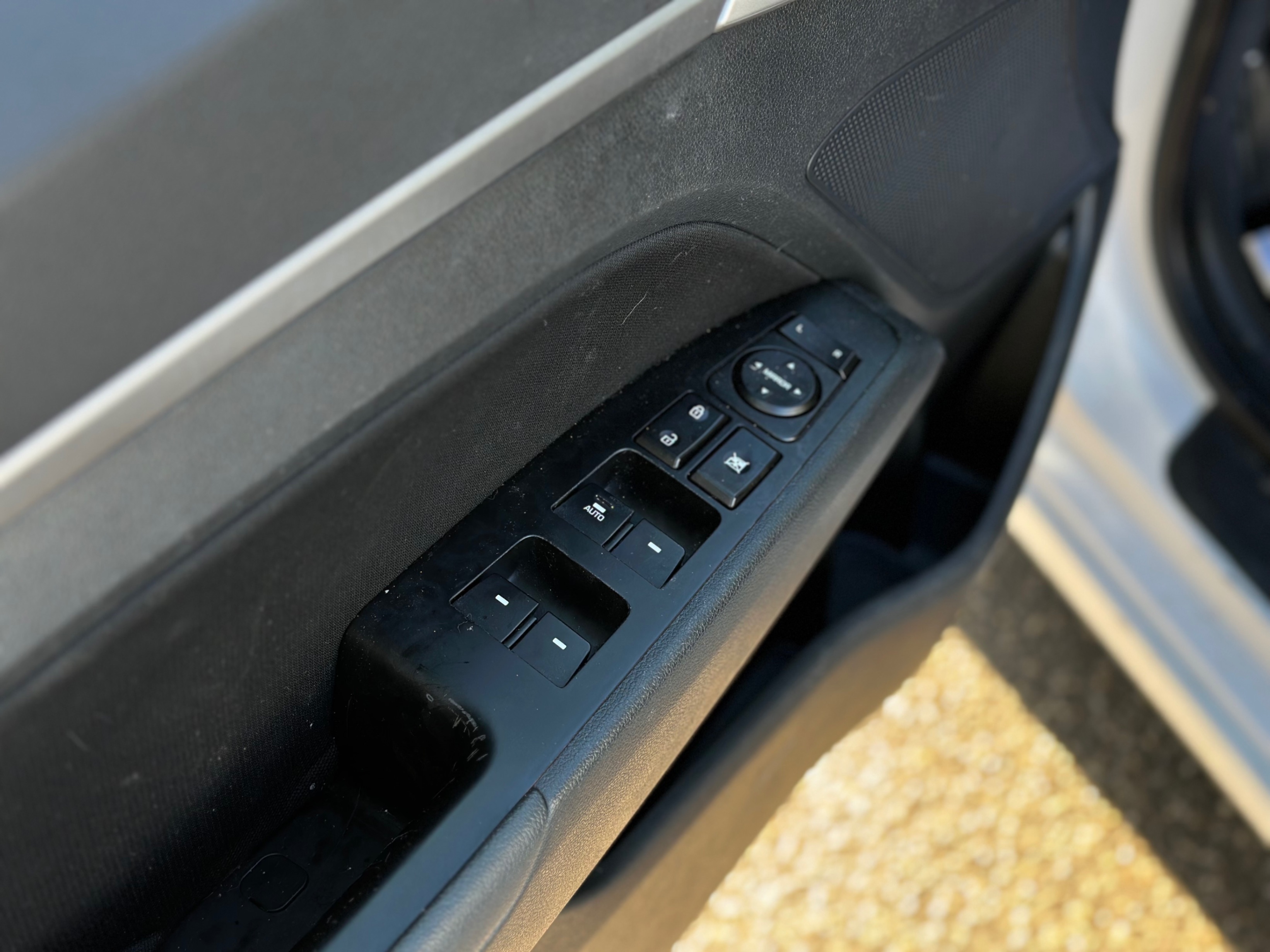 /gundhu/2017-Hyundai-Elantra-6302230805314453.jpg