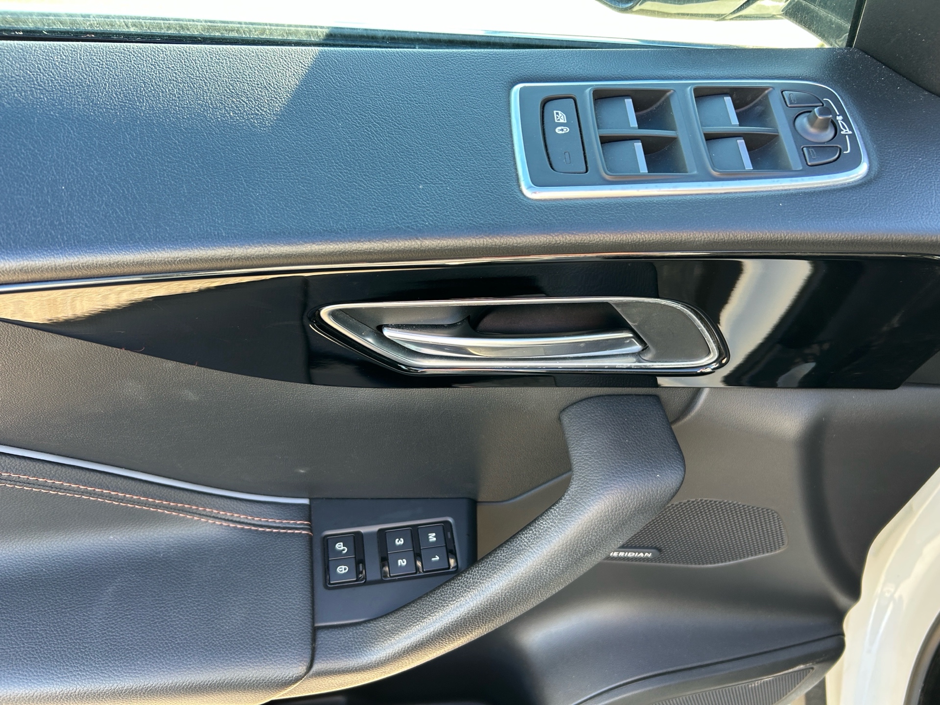 /gundhu/2017-Jaguar-F-PACE-10698084181895195.jpg