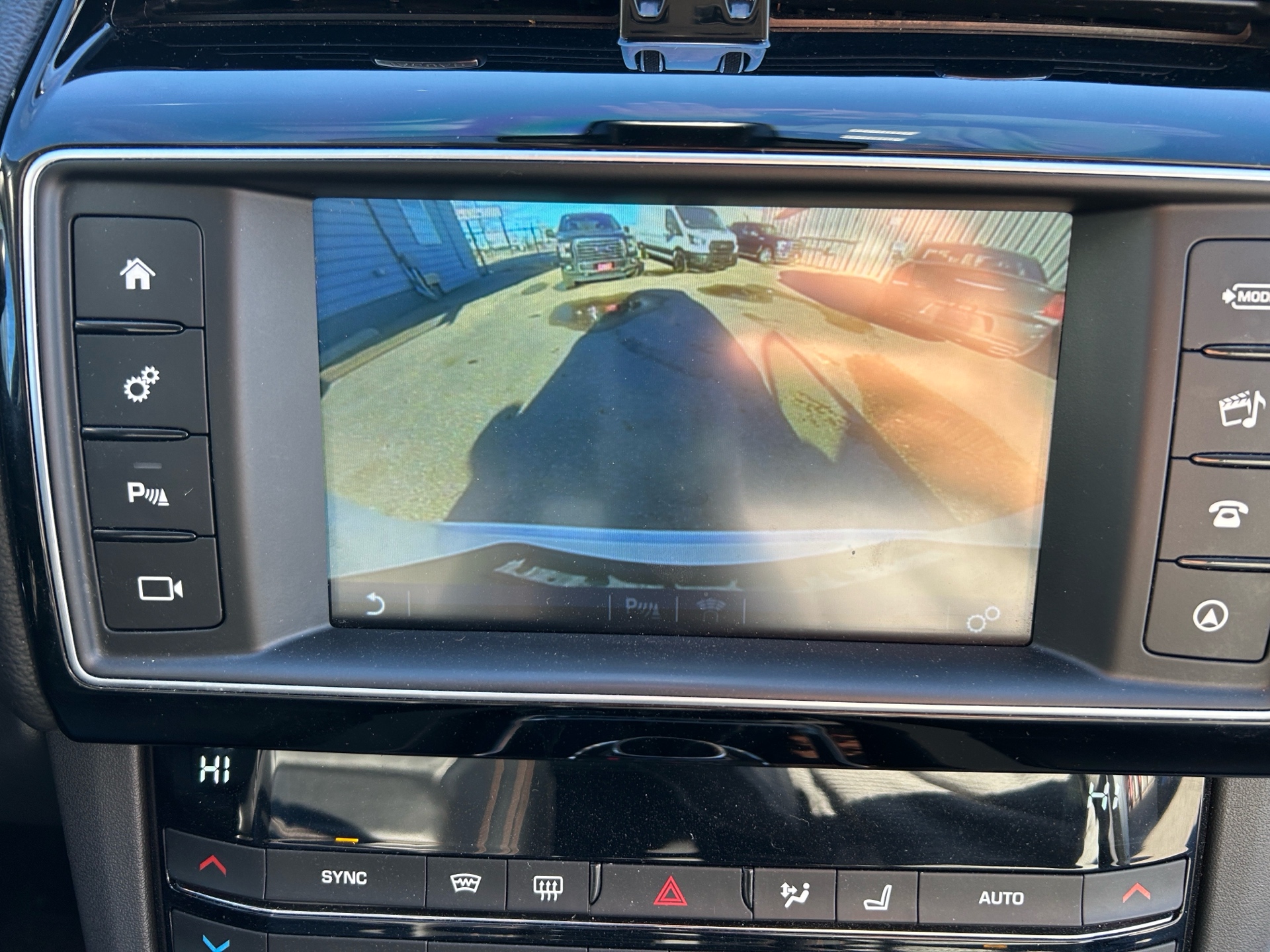 /gundhu/2017-Jaguar-F-PACE-9551155312698916.jpg
