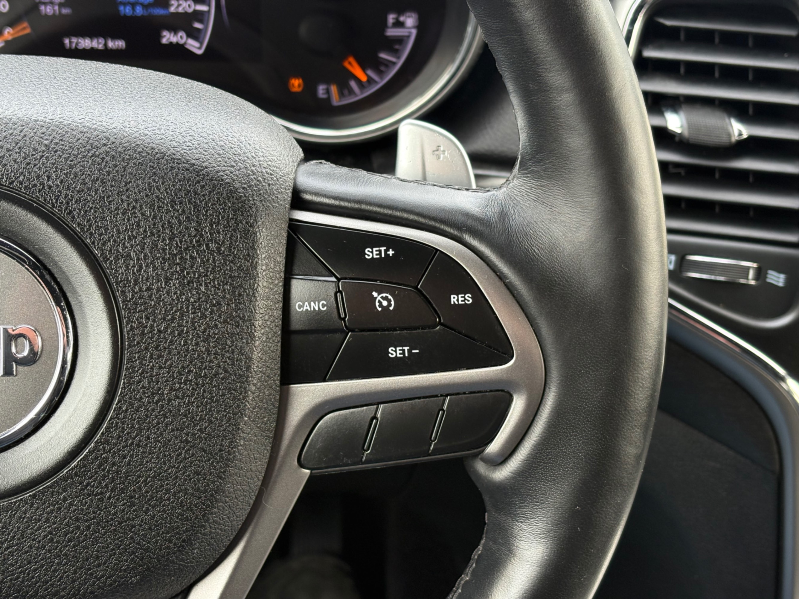 /gundhu/2017-Jeep-GrandCherokee-6828508360467114.jpg