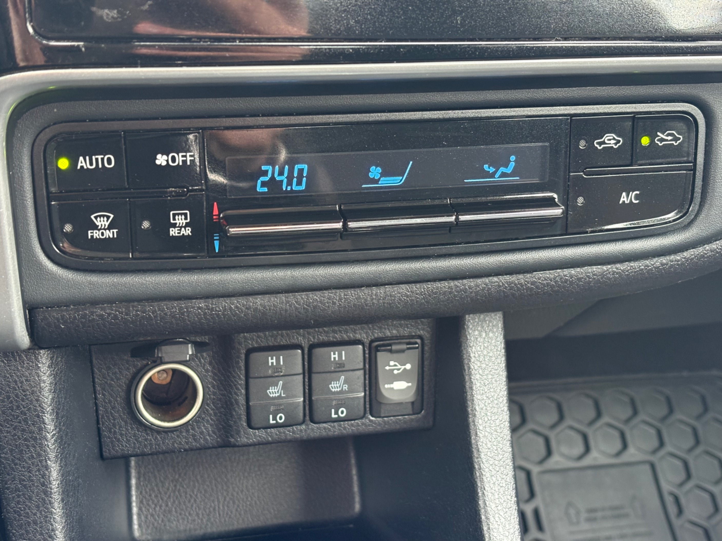 /gundhu/2017-Toyota-Corolla-7907372201102338.jpg