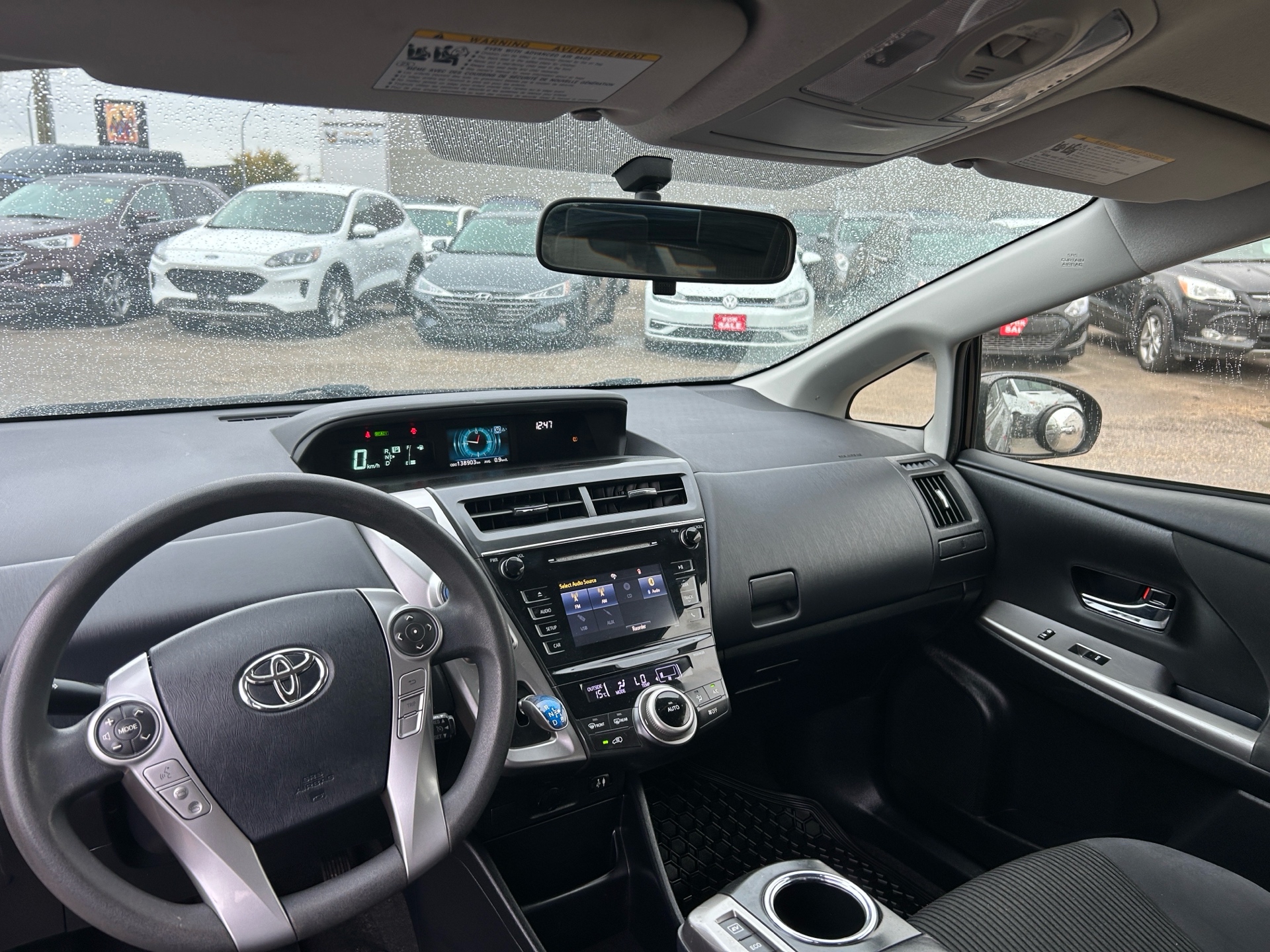 /gundhu/2017-Toyota-Priusv-2190610449516459.jpg
