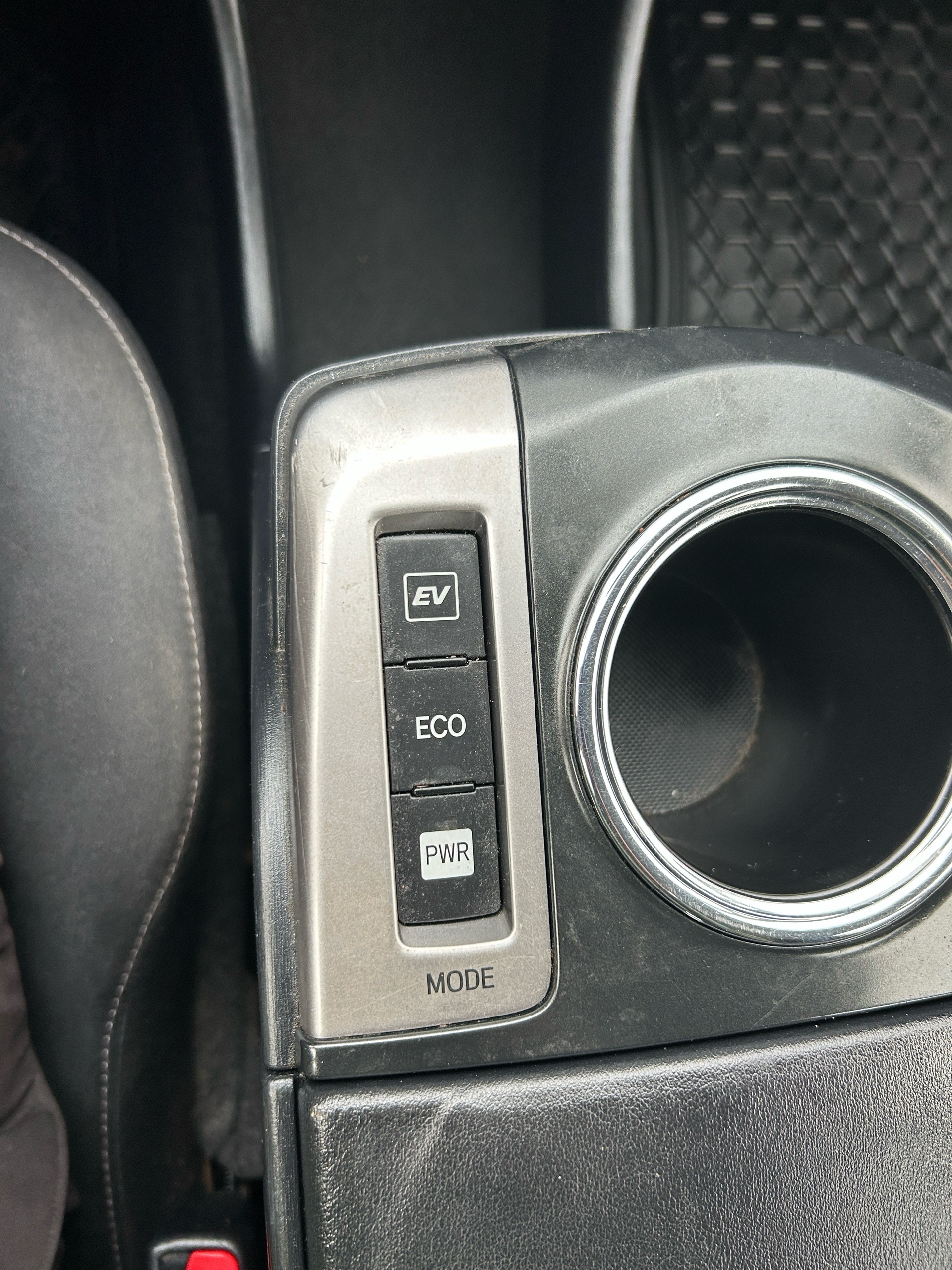 /gundhu/2017-Toyota-Priusv-4940447416522906.jpg