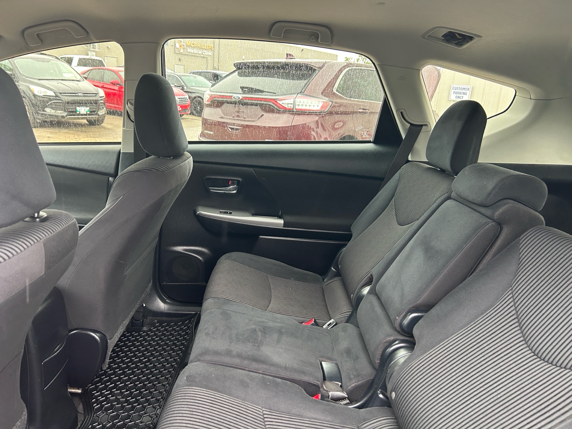 /gundhu/2017-Toyota-Priusv-6587884979740073.jpg