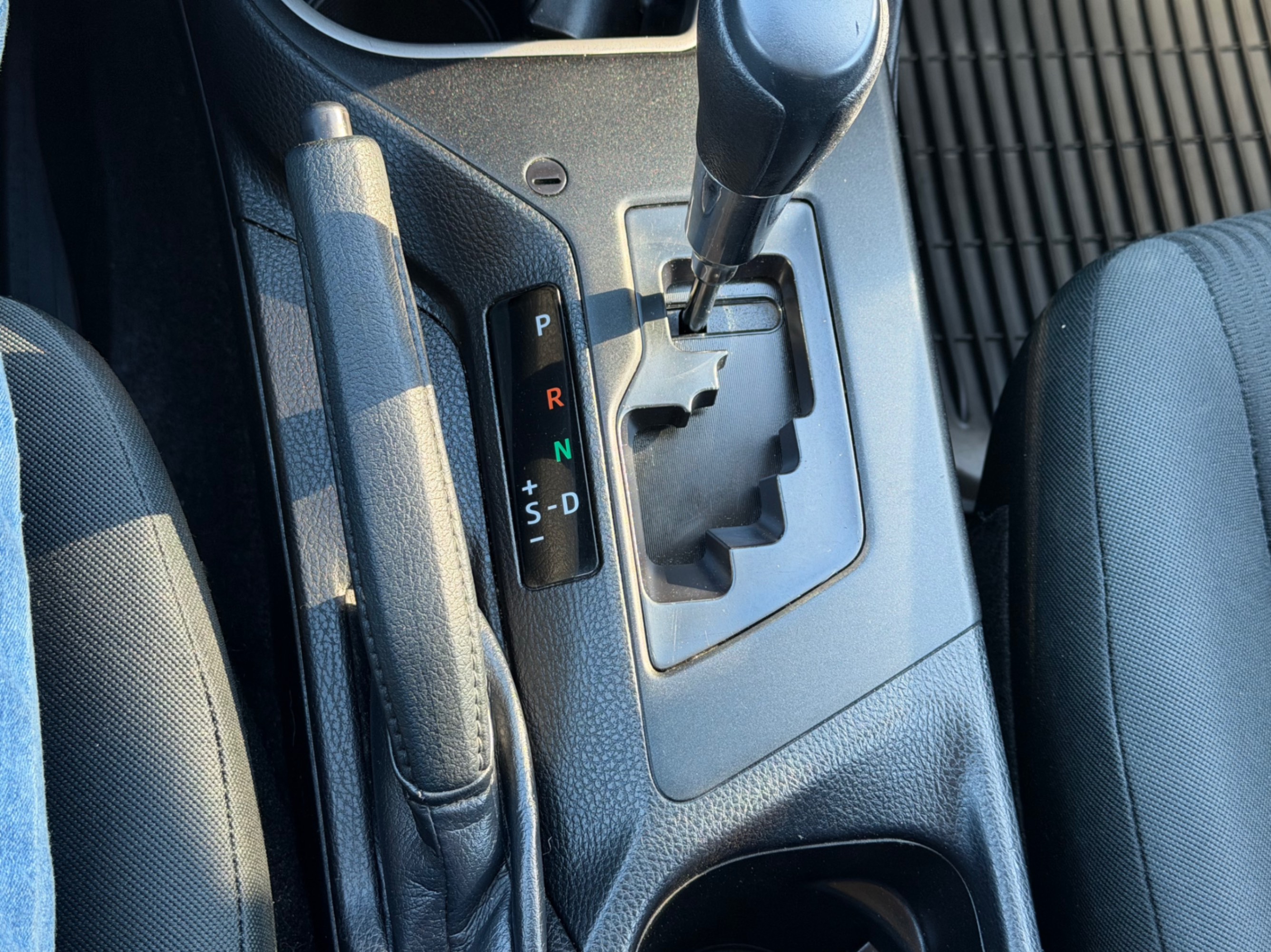 /gundhu/2017-Toyota-RAV4-035394355498300945.jpg